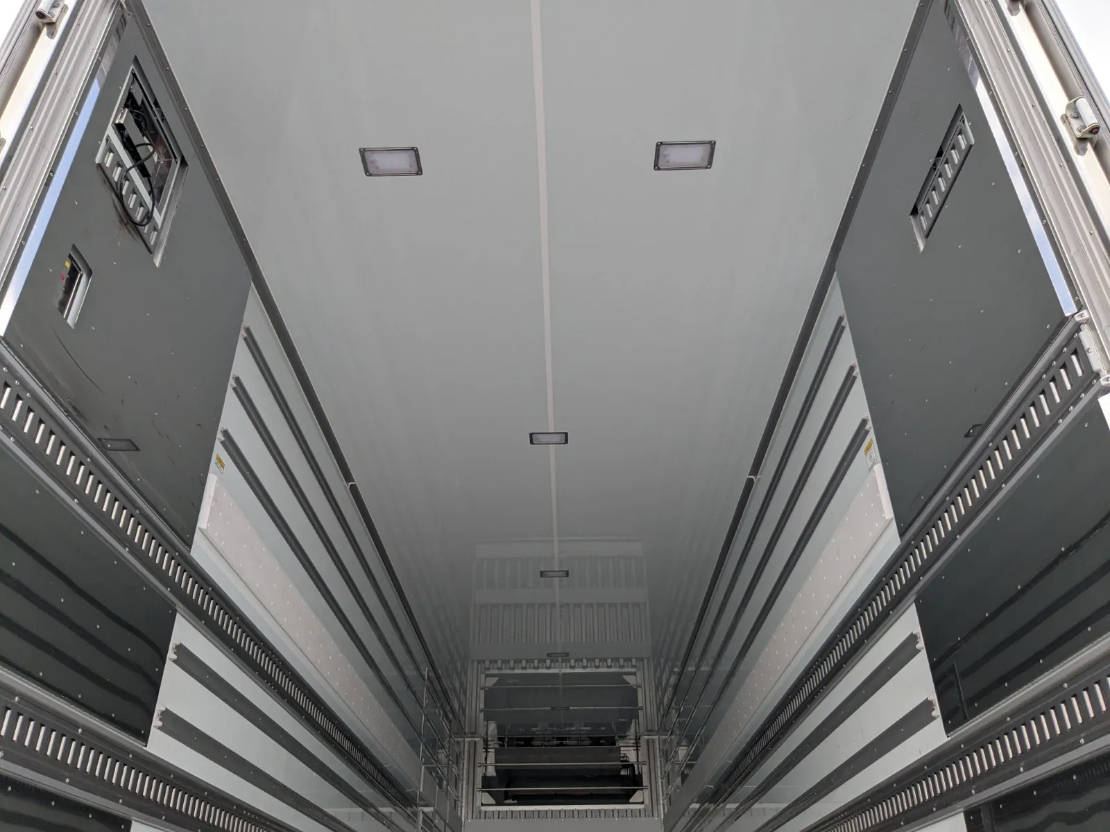 vehicle_image_20260630155815mZX9LlJnRR.webp