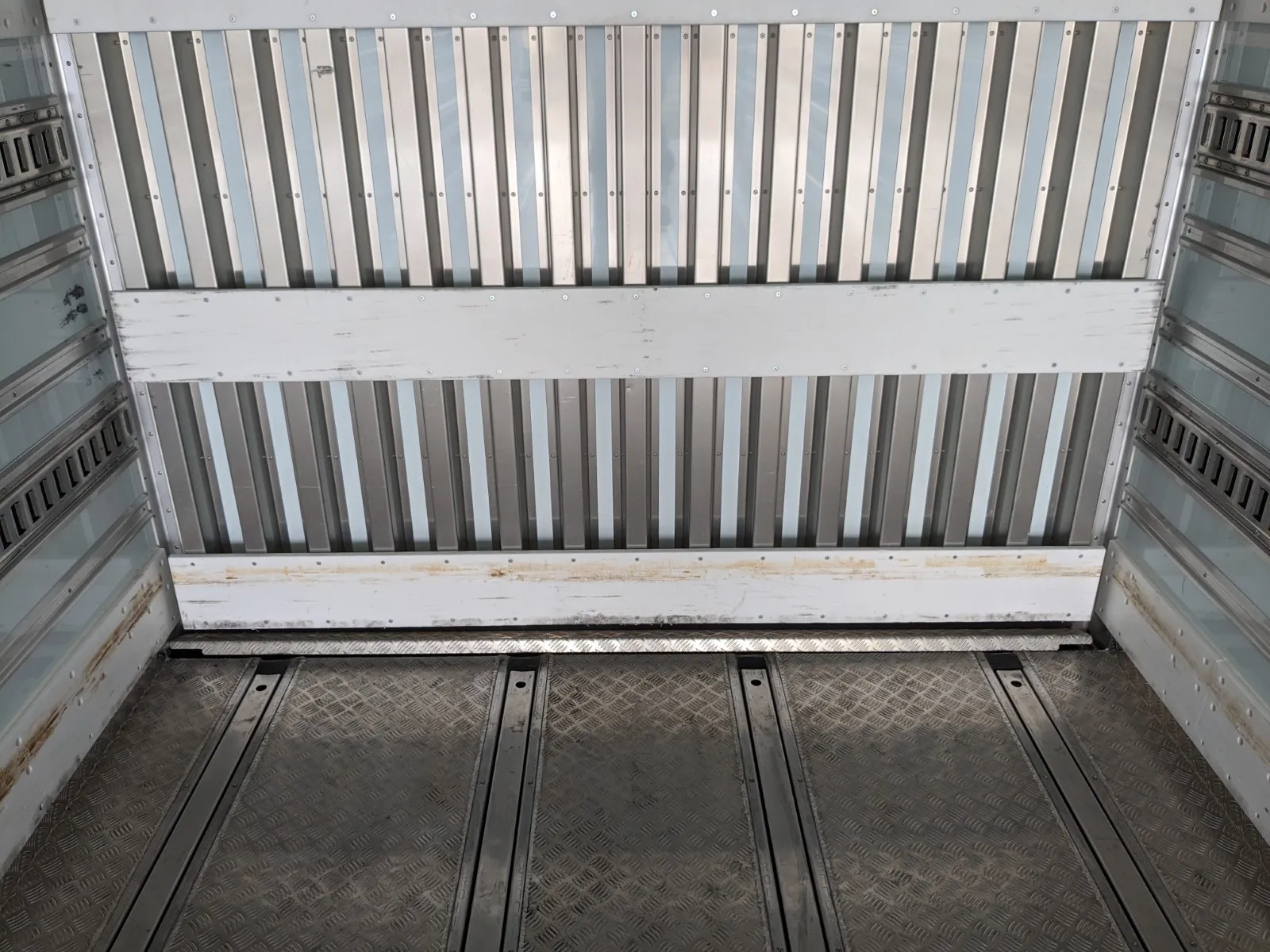 vehicle_image_20260630155816aeMLlB9A0O.webp