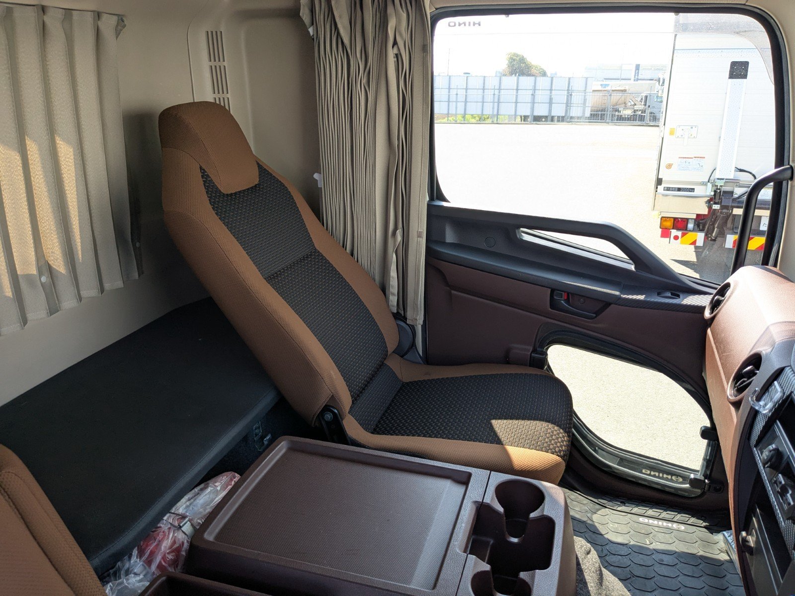 vehicle_image_20260403172517IZhDTbvlqD.jpg