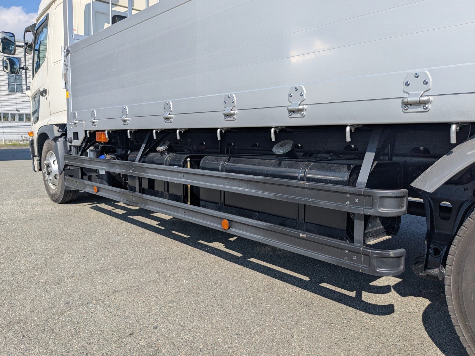 vehicle_image_20260403172517aNcN6JwjEJ.jpg