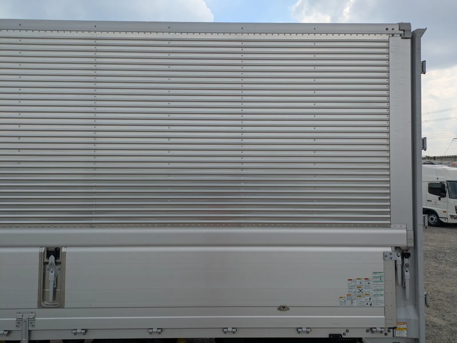 vehicle_image_20260804110612SpV3W6z9F0.webp