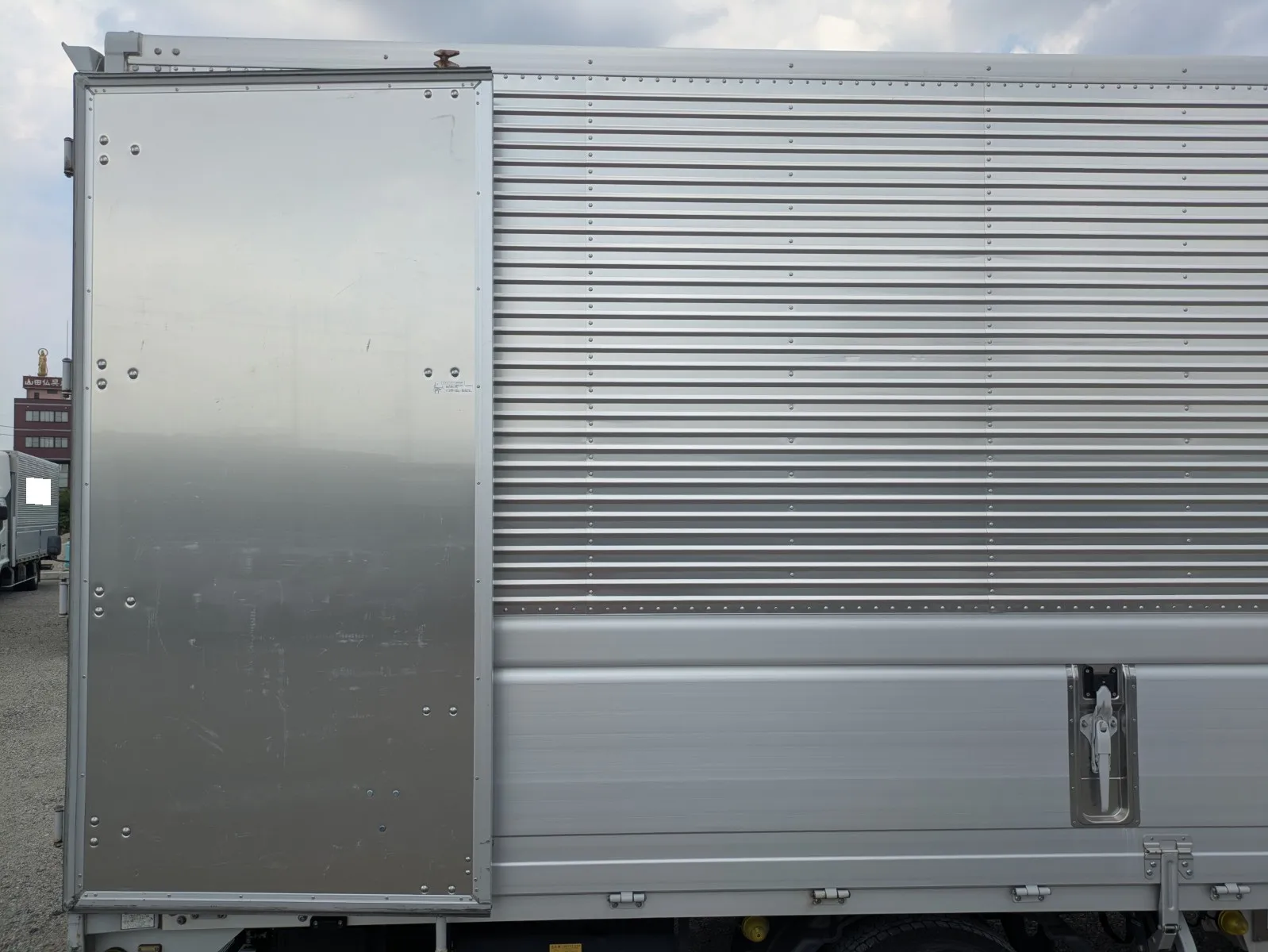 vehicle_image_20260804110615KE8TdBCUGG.webp