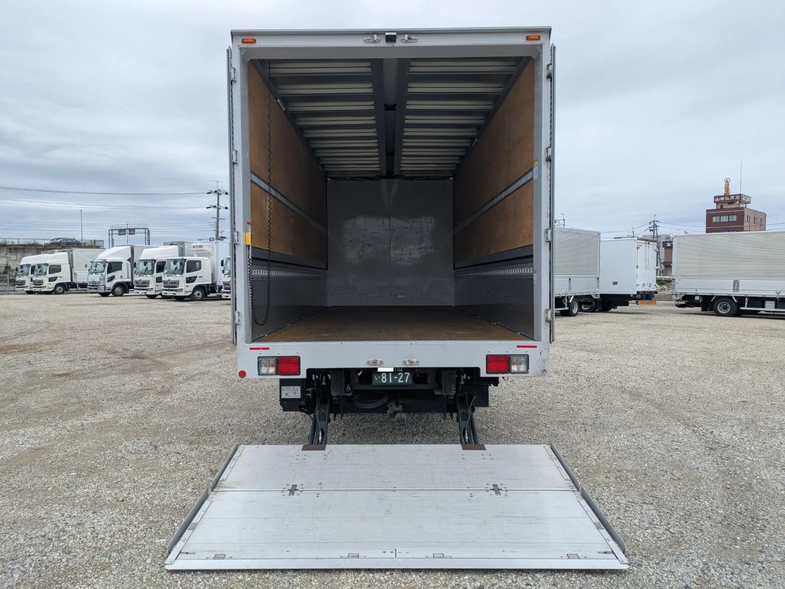 vehicle_image_20260708110129h2i3A9UxvX.webp