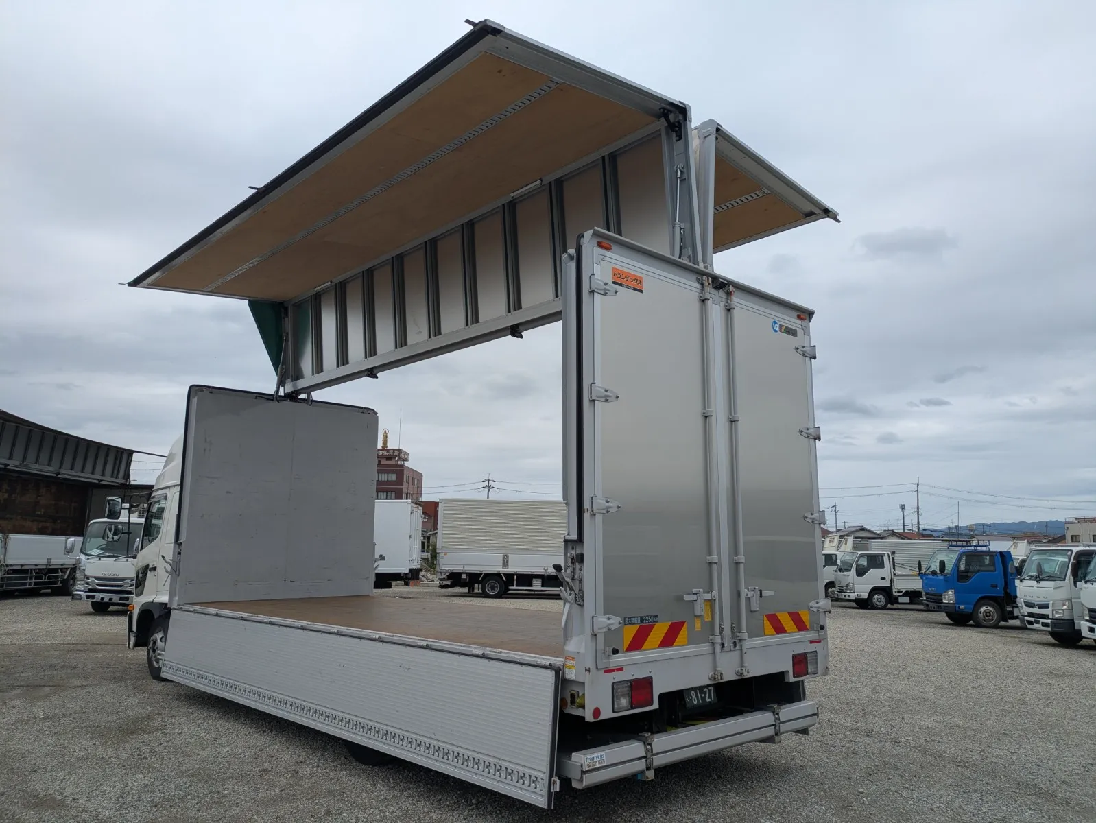 vehicle_image_20260708110139gJGF1VwqkX.webp