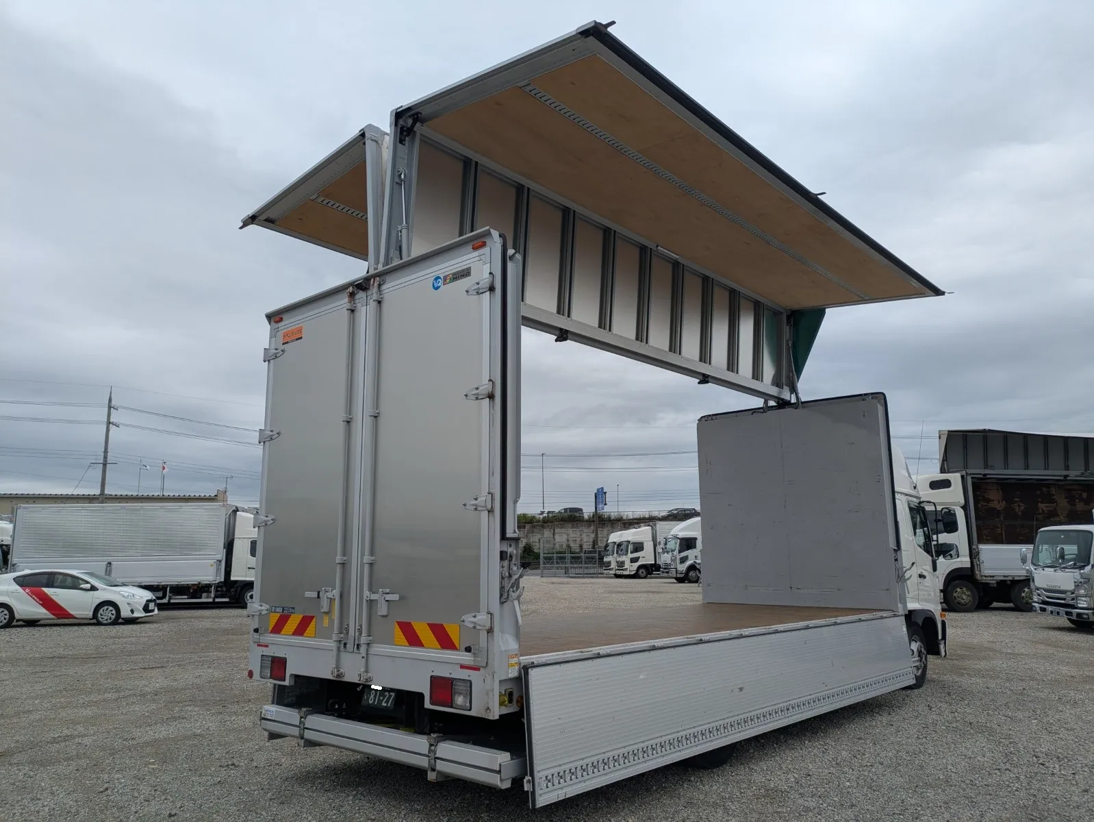 vehicle_image_20260708151925yN8C7W7FJ2.webp