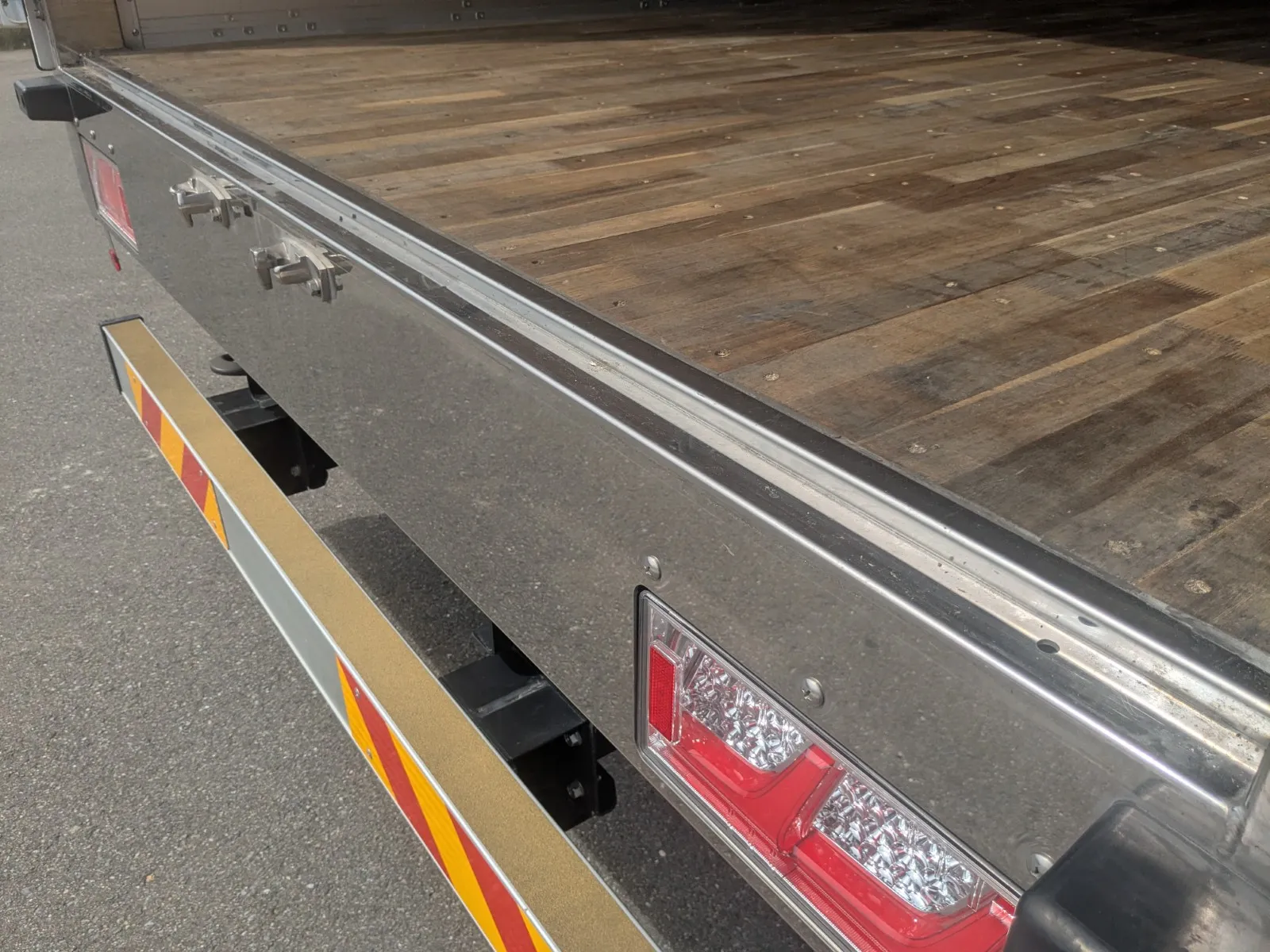 vehicle_image_20260708141928PyY4qoQcyt.webp