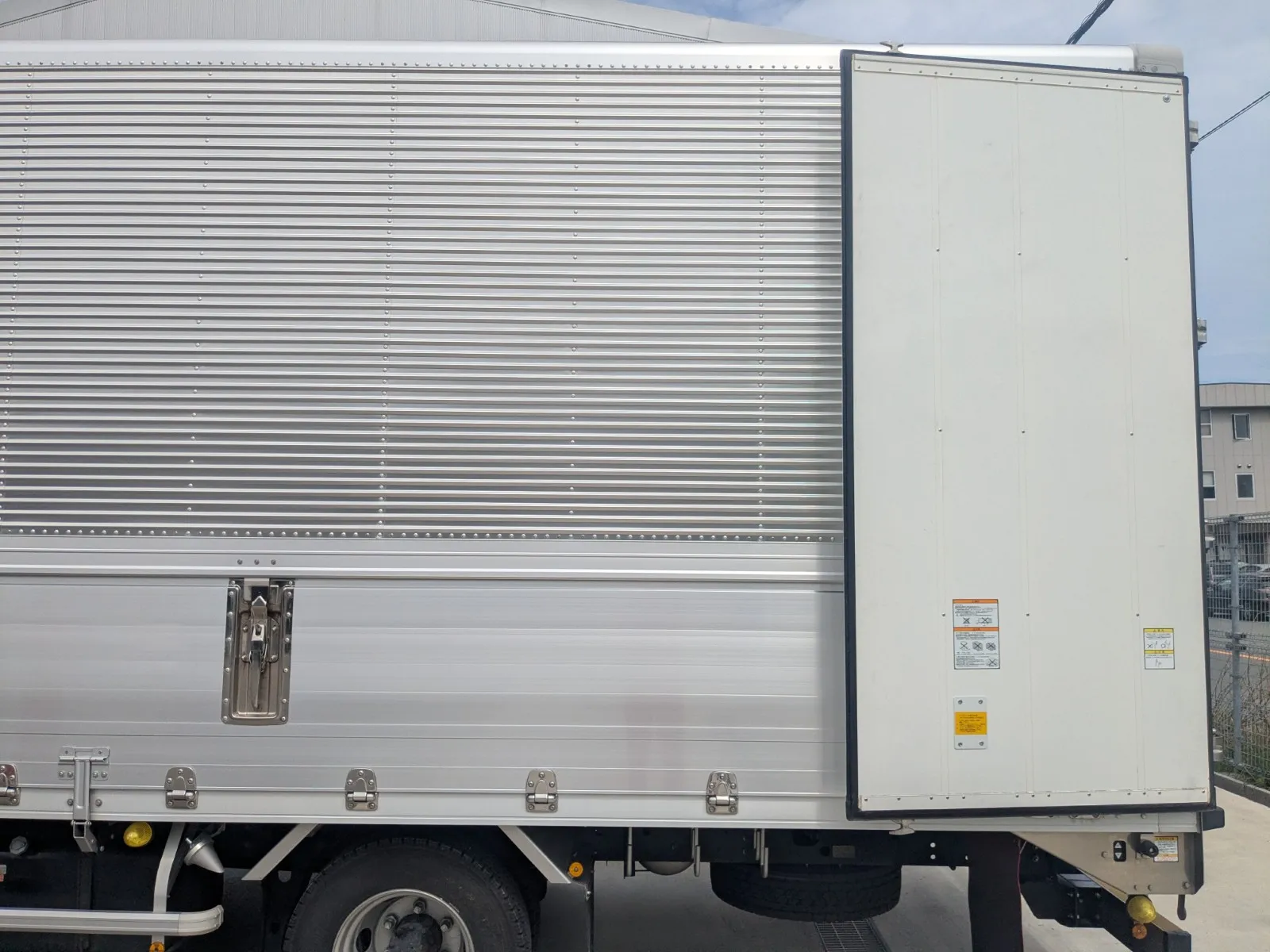 vehicle_image_20260708141932iBiUOhZEMs.webp