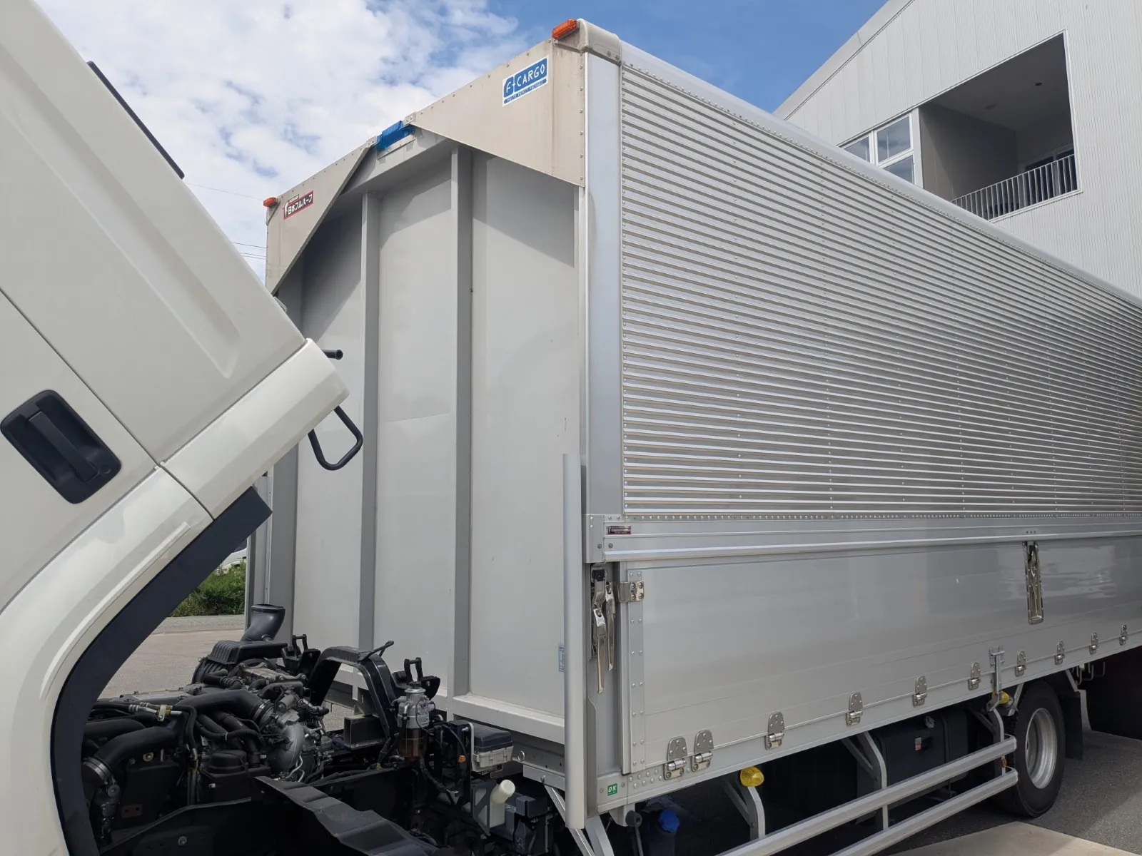 vehicle_image_20260708141941qpgsG3jdHT.webp