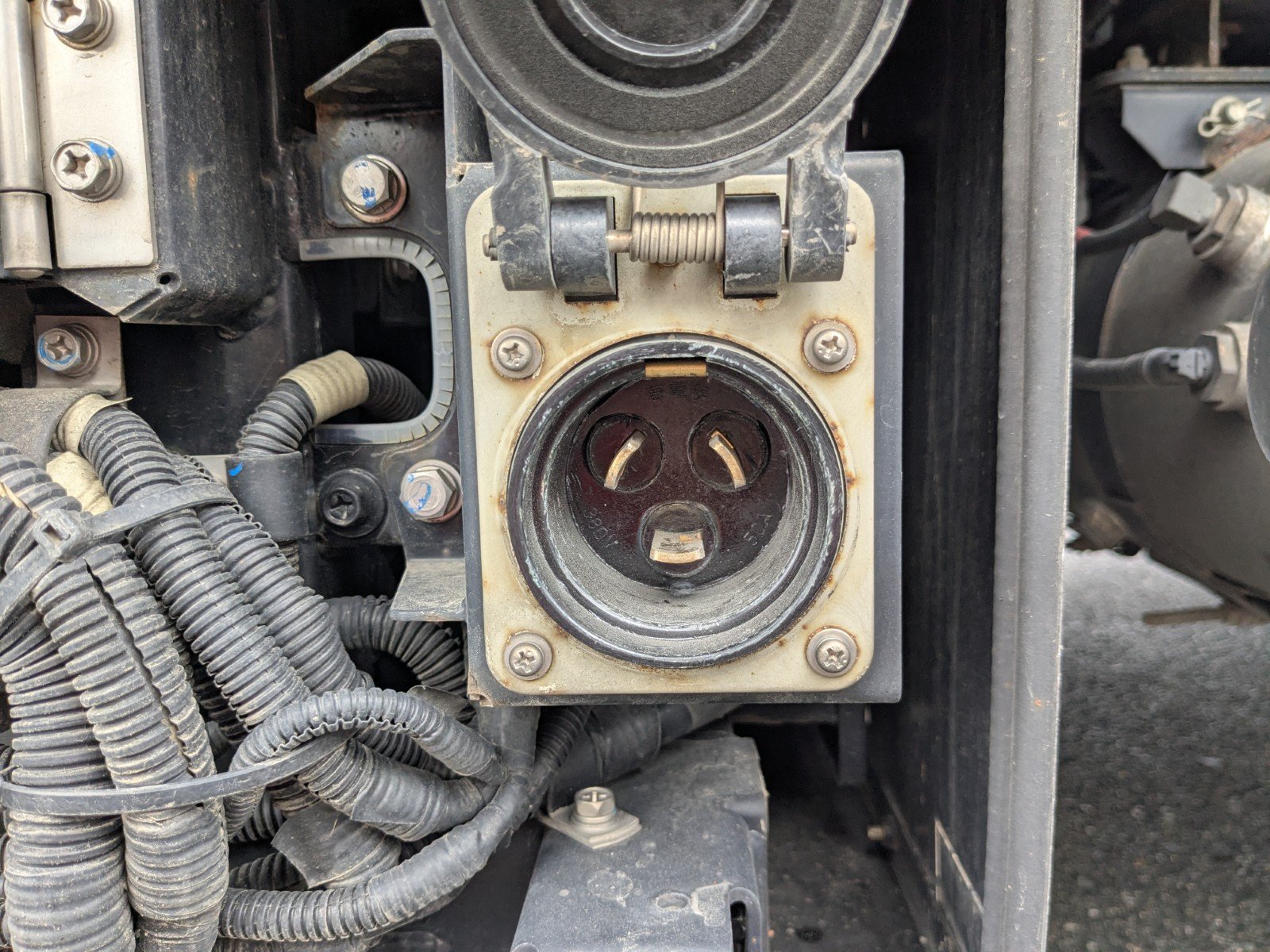 vehicle_image_20260606145610CTrQ7ho4Cf.jpg
