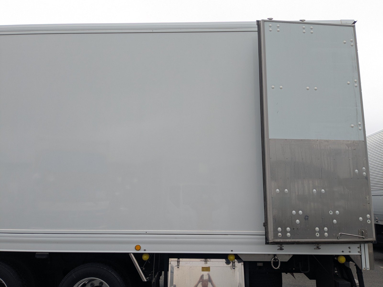 vehicle_image_20260606145610fTAvq7uYFg.jpg