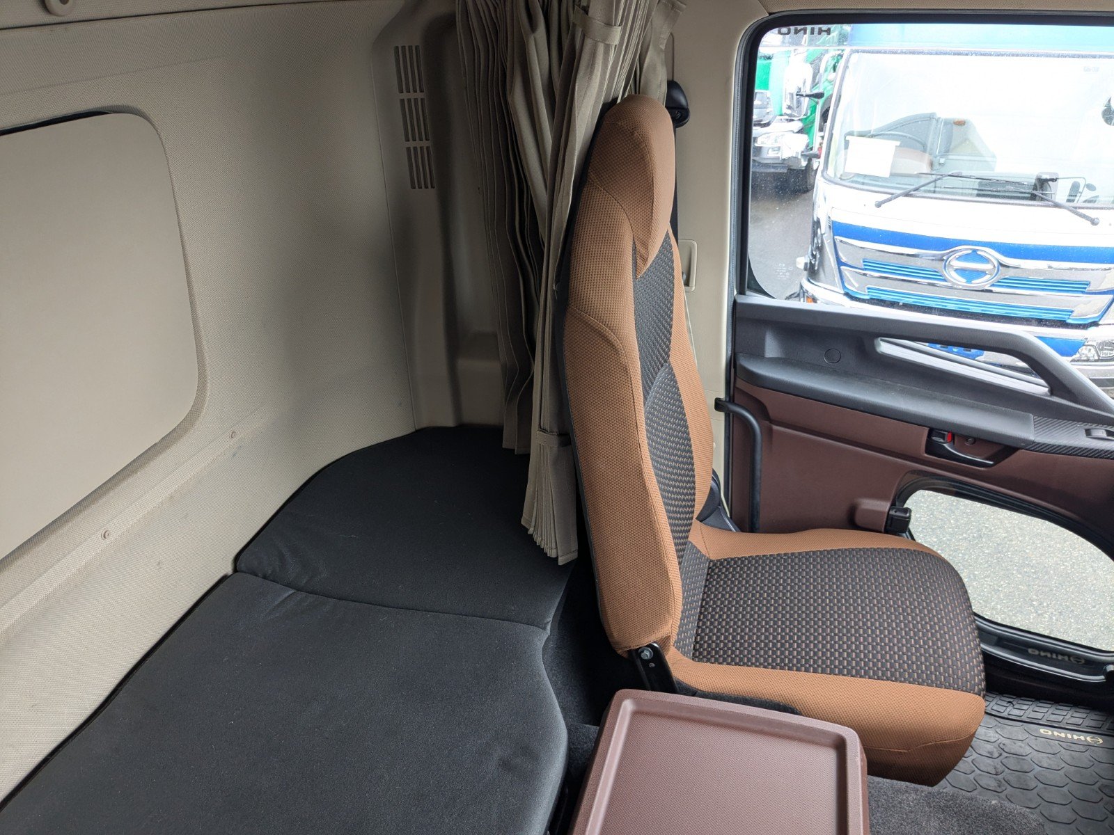 vehicle_image_20260606145610oYRZAkDyHQ.jpg