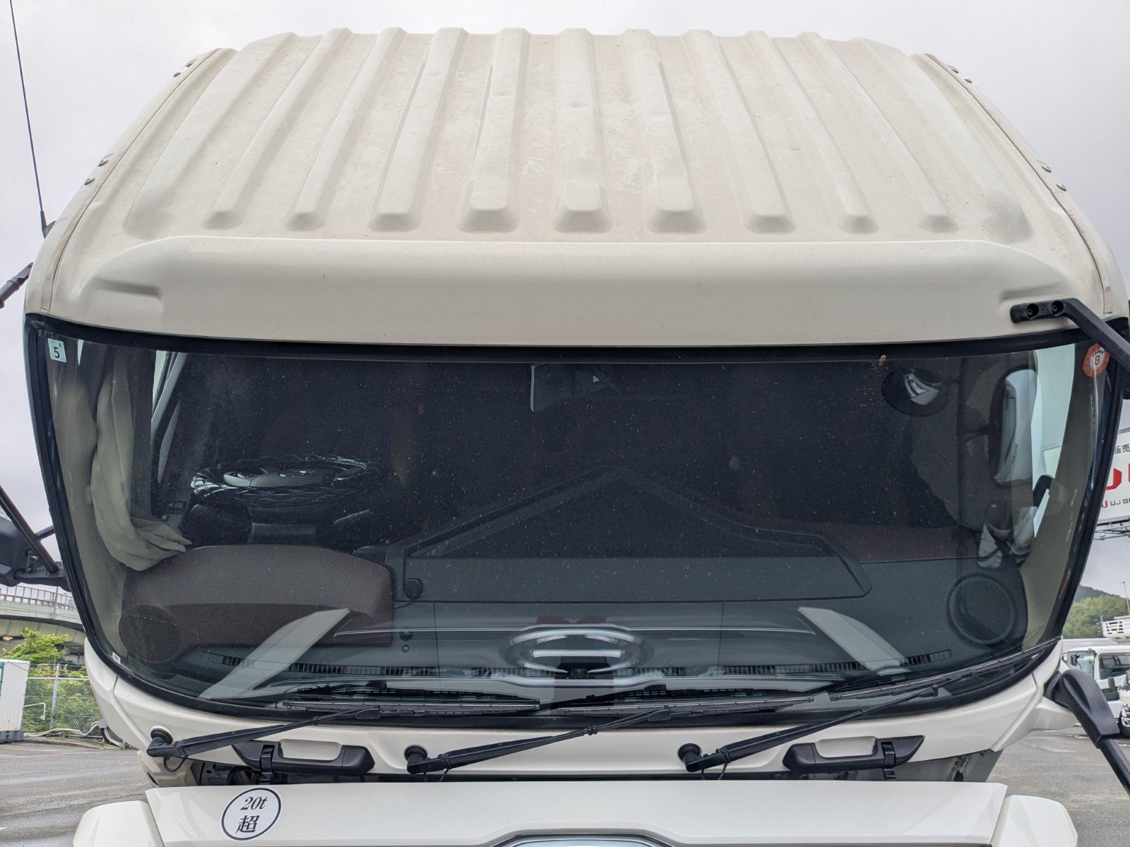 vehicle_image_20260606145610yxRjnNyAwK.jpg