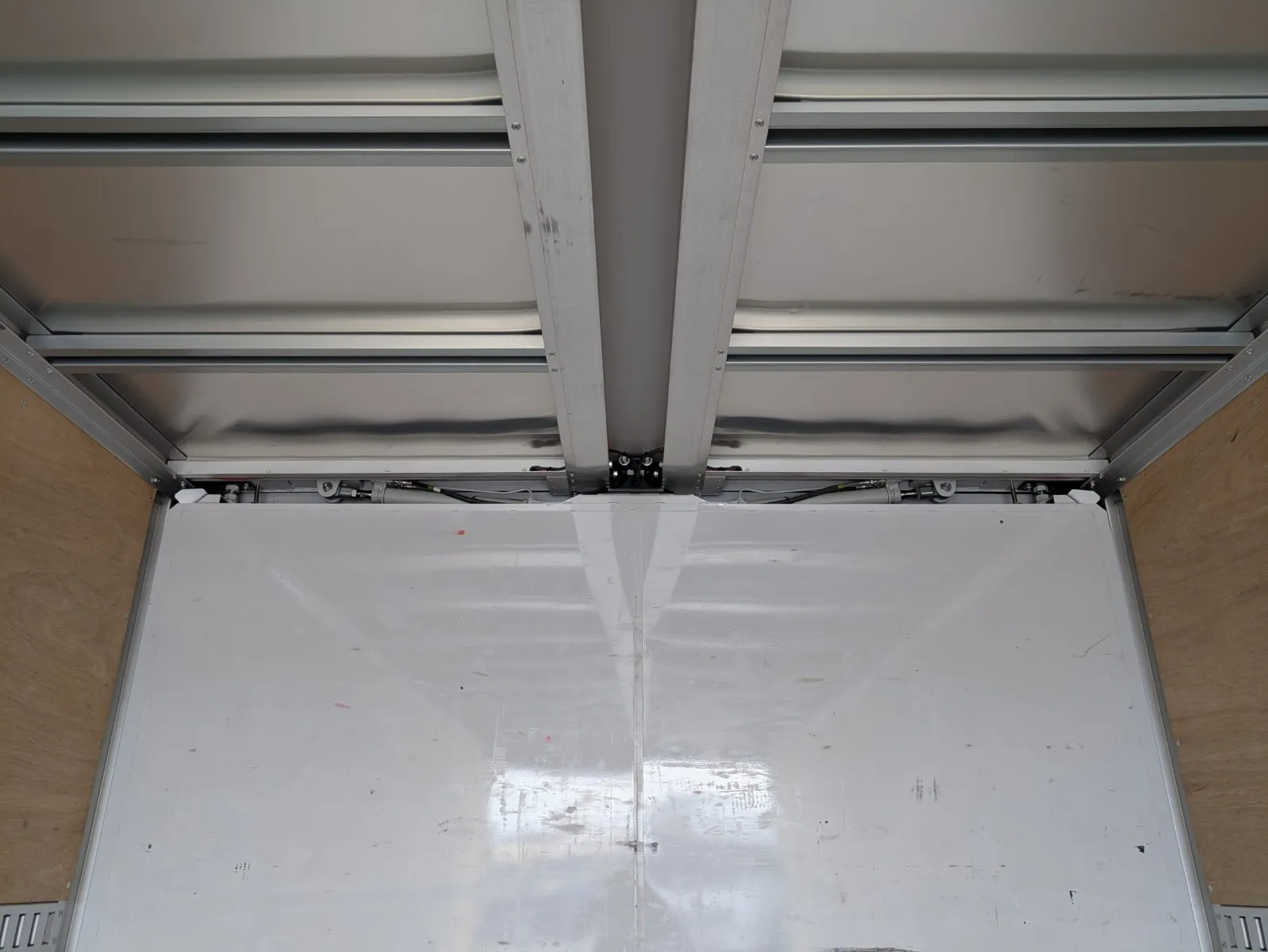 vehicle_image_20260730114006RqhyV2YRrs.webp