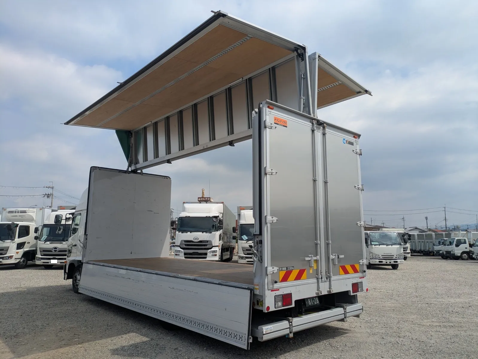 vehicle_image_20260730114013AweeI6leNr.webp