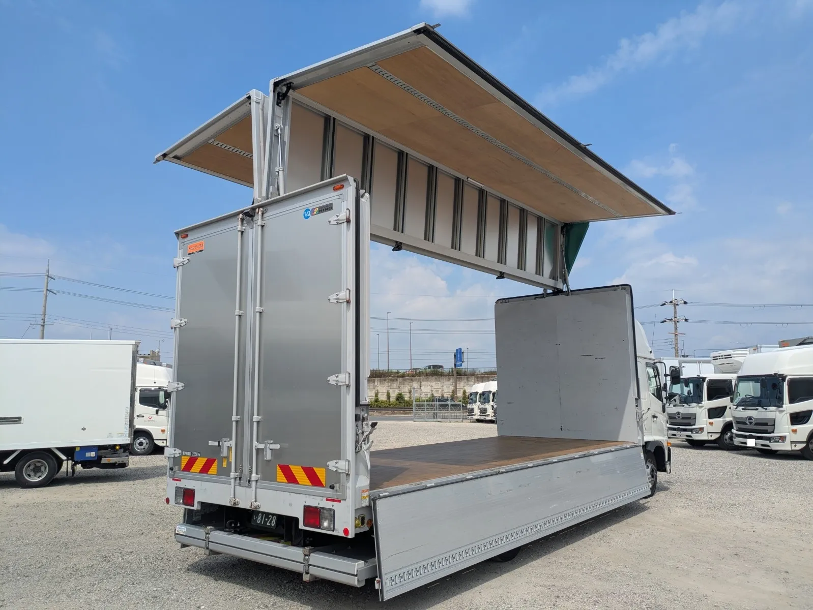 vehicle_image_20260730114013kIiIT4zZ2a.webp