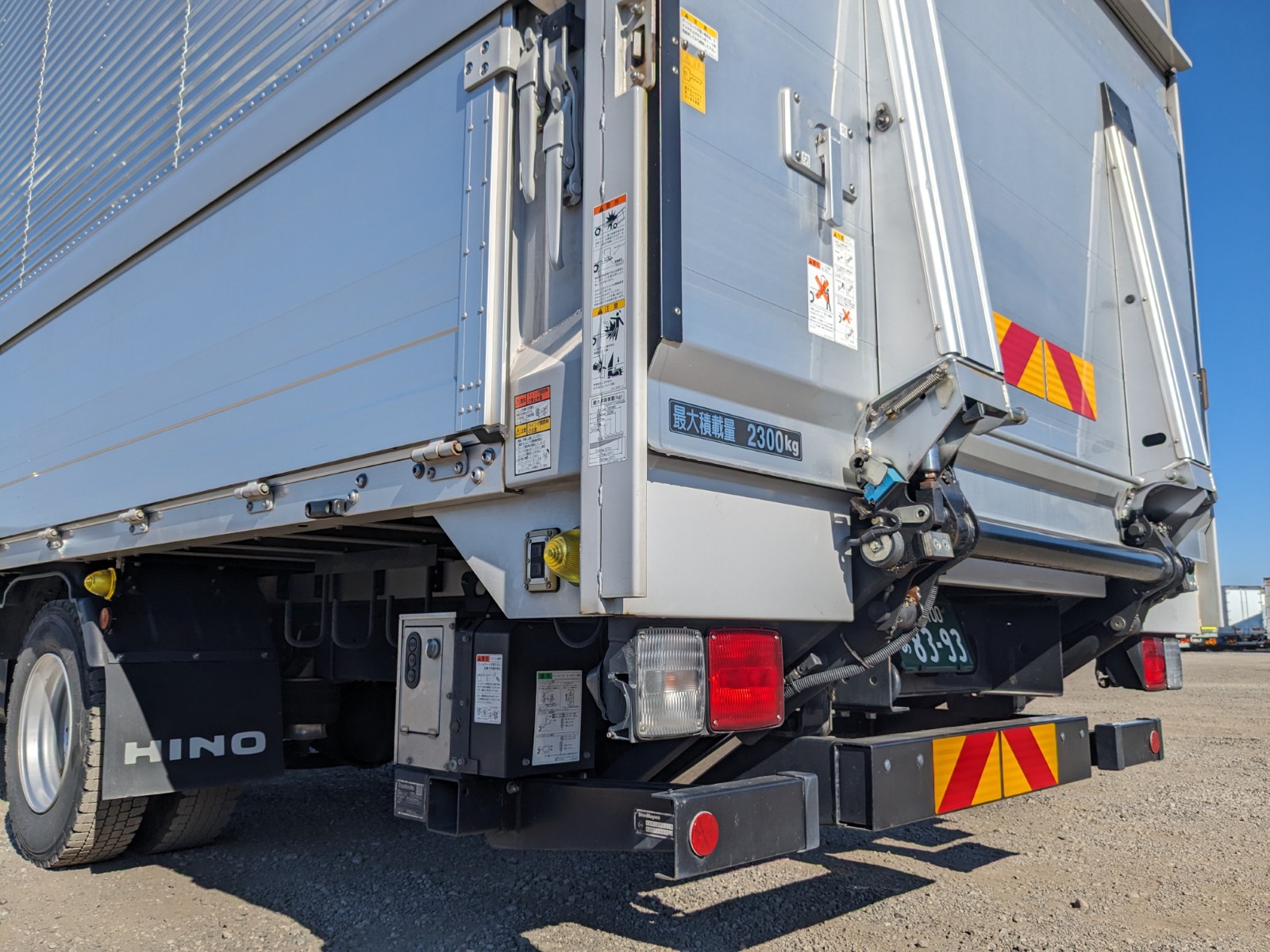 トラック販売・買取｜UJグループ（ウシトラ）