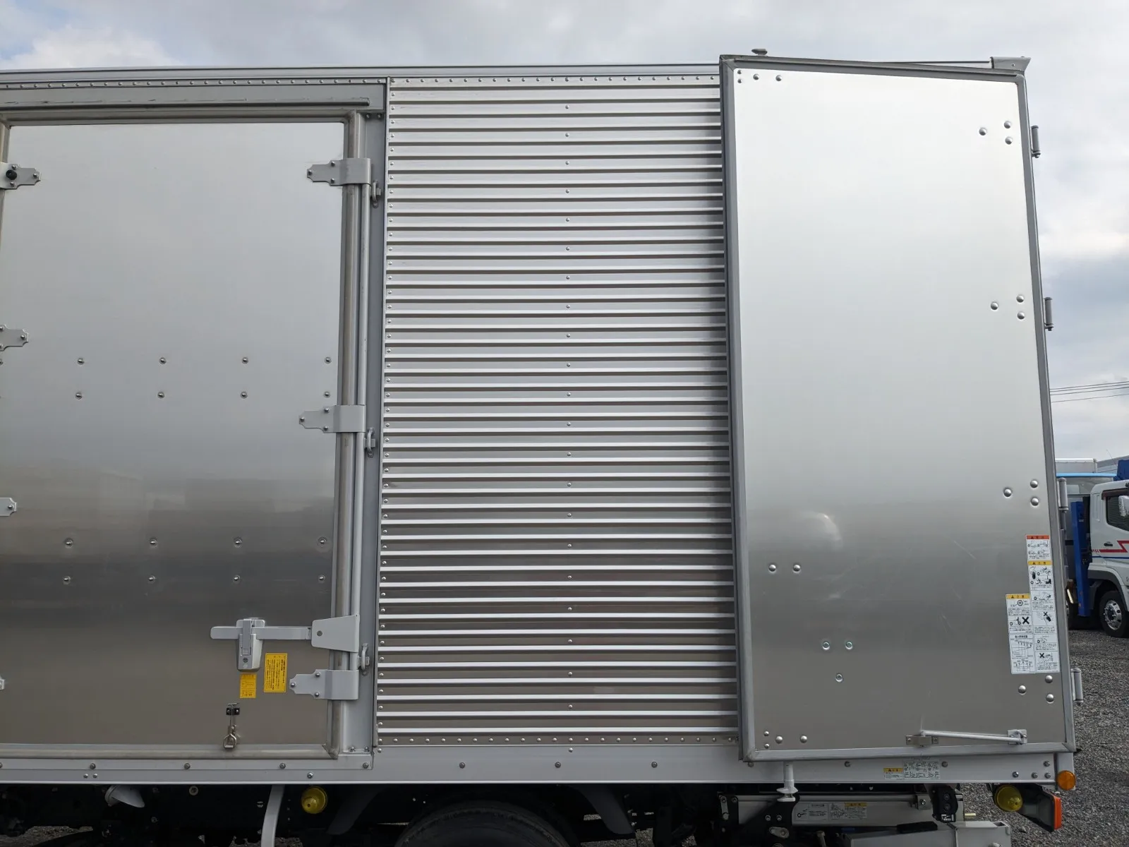 vehicle_image_20260704114700VySWo7HTwW.webp