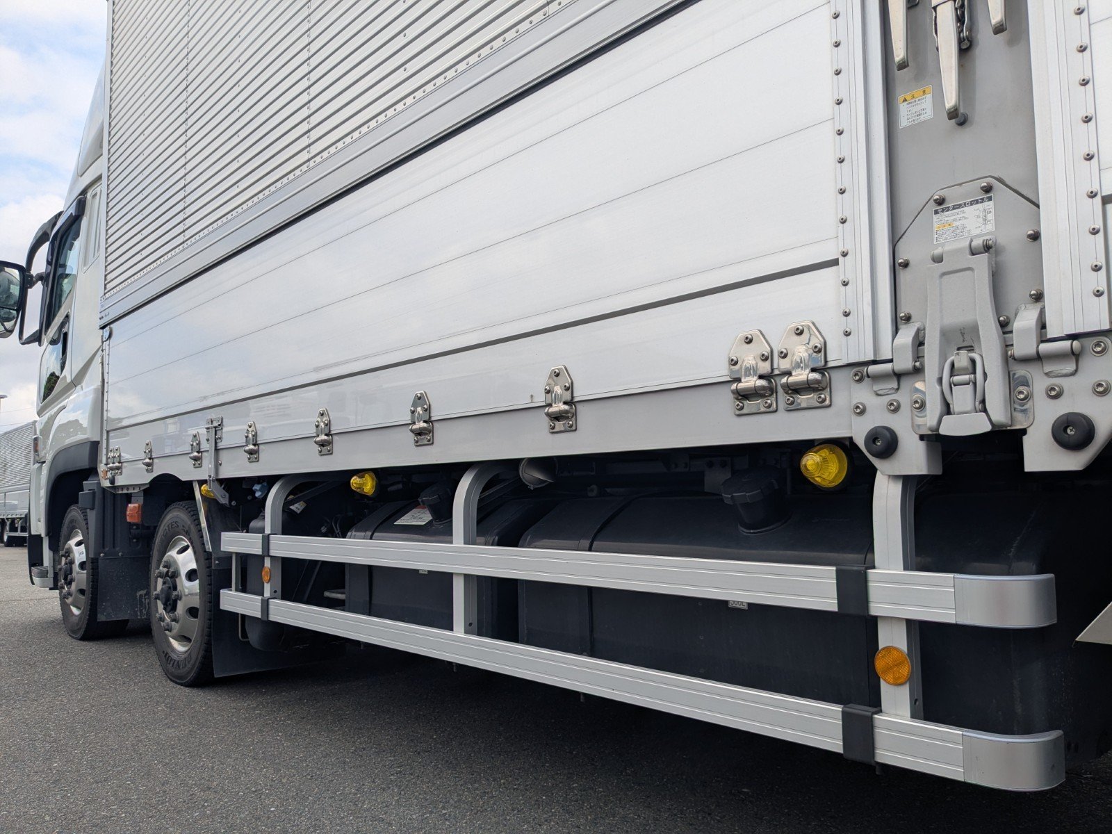 vehicle_image_202605081536188zSt02N7Bm.jpg
