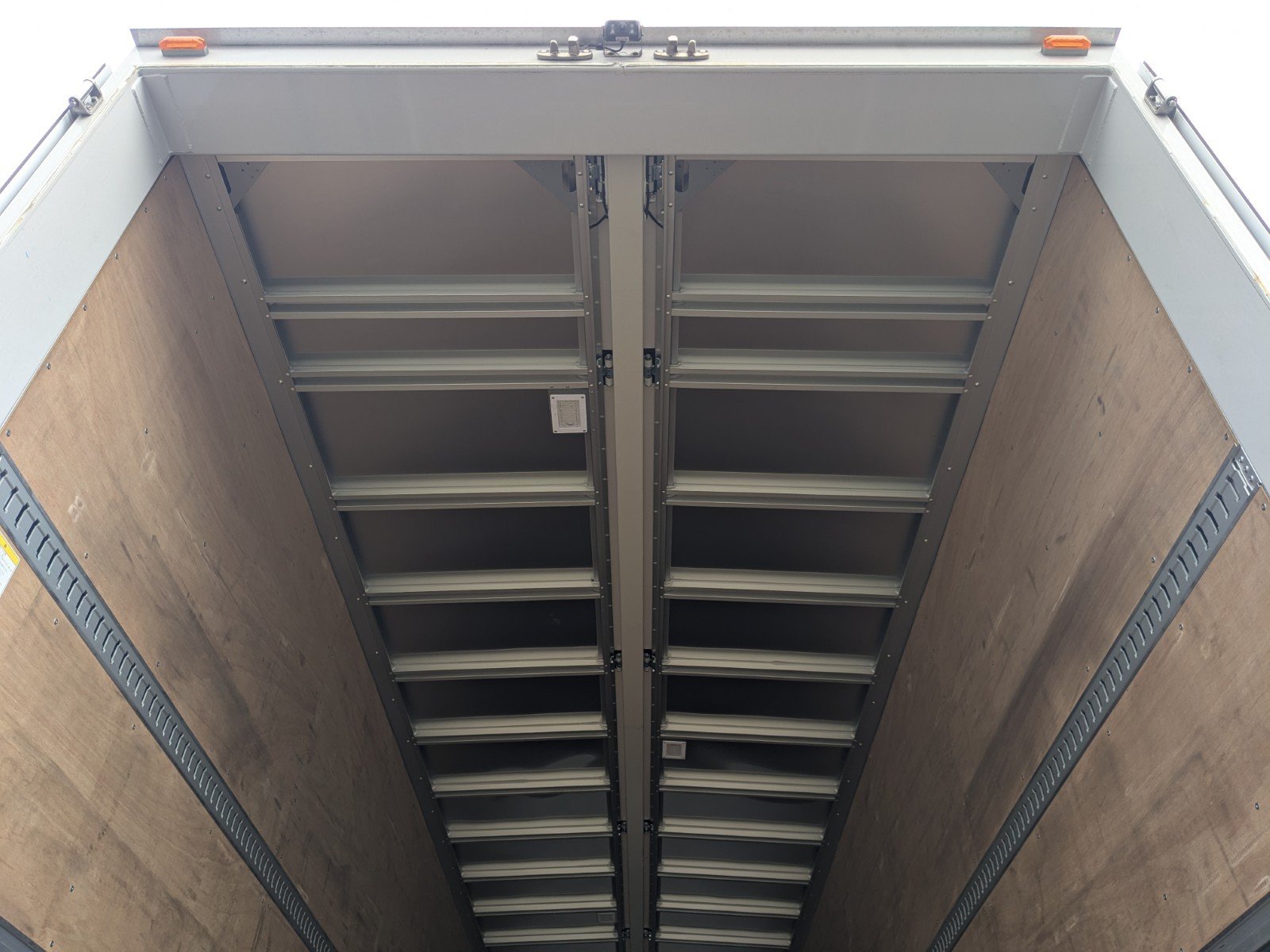 vehicle_image_20260508153618rVBxz7NqqA.jpg