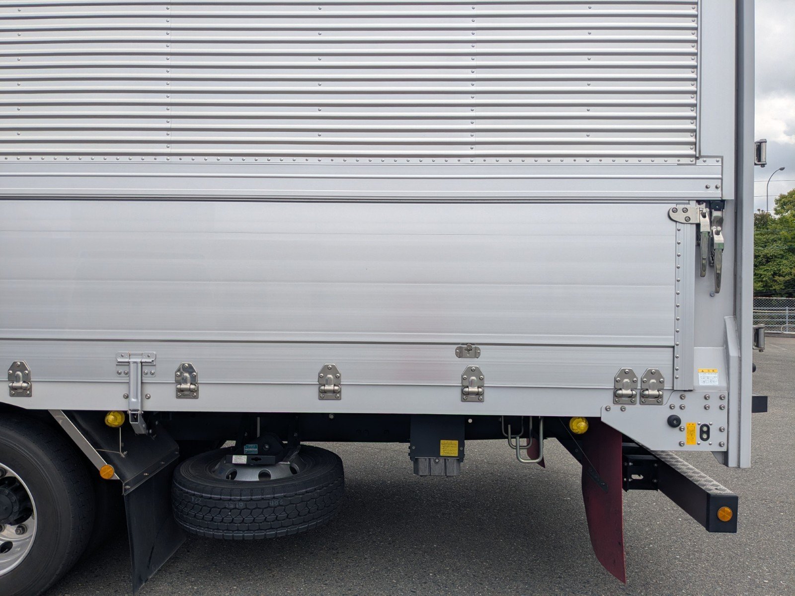 vehicle_image_20260508152930eqdF2WxihR.jpg
