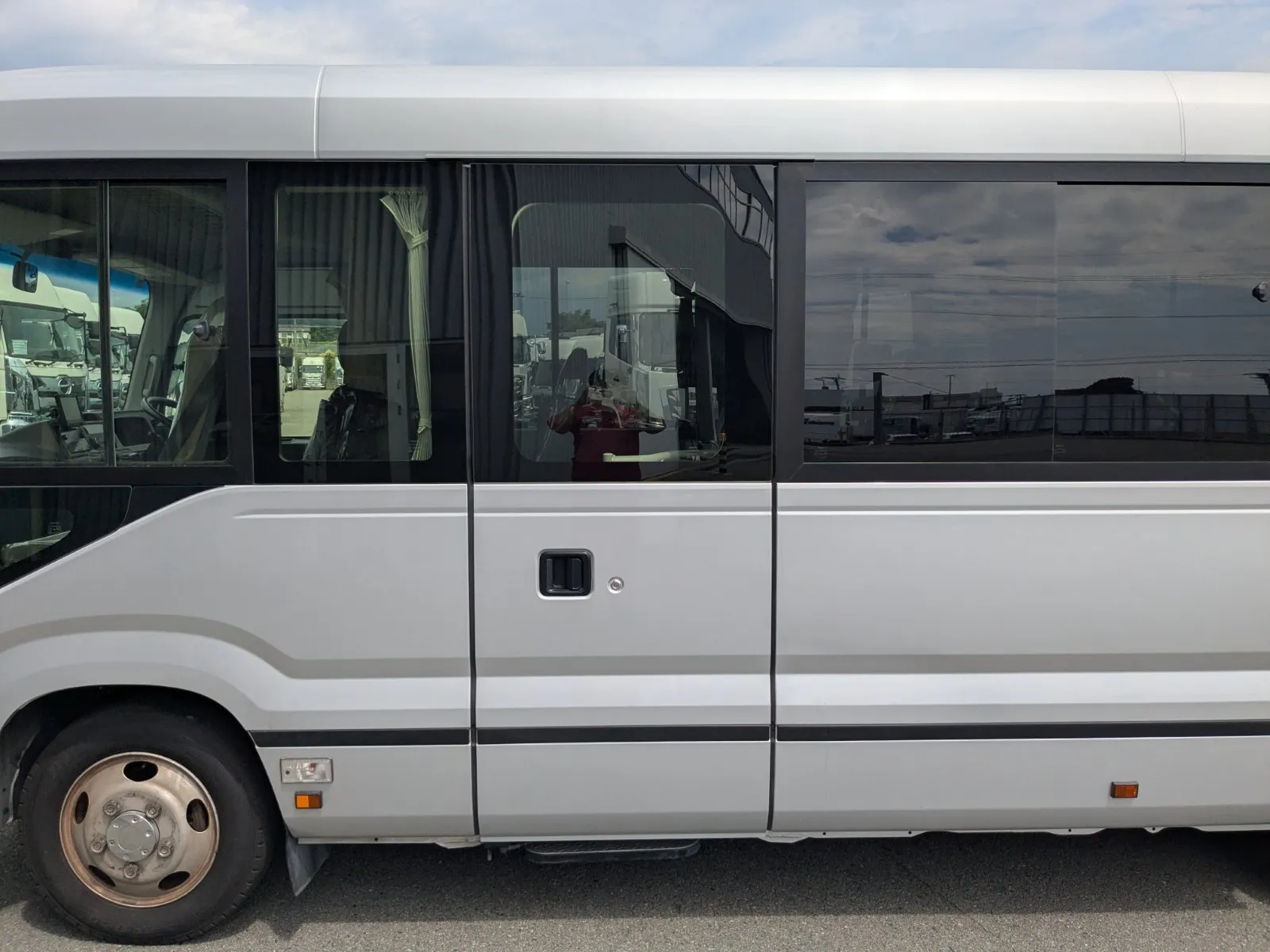 vehicle_image_202606161624219PMITL1zwC.webp