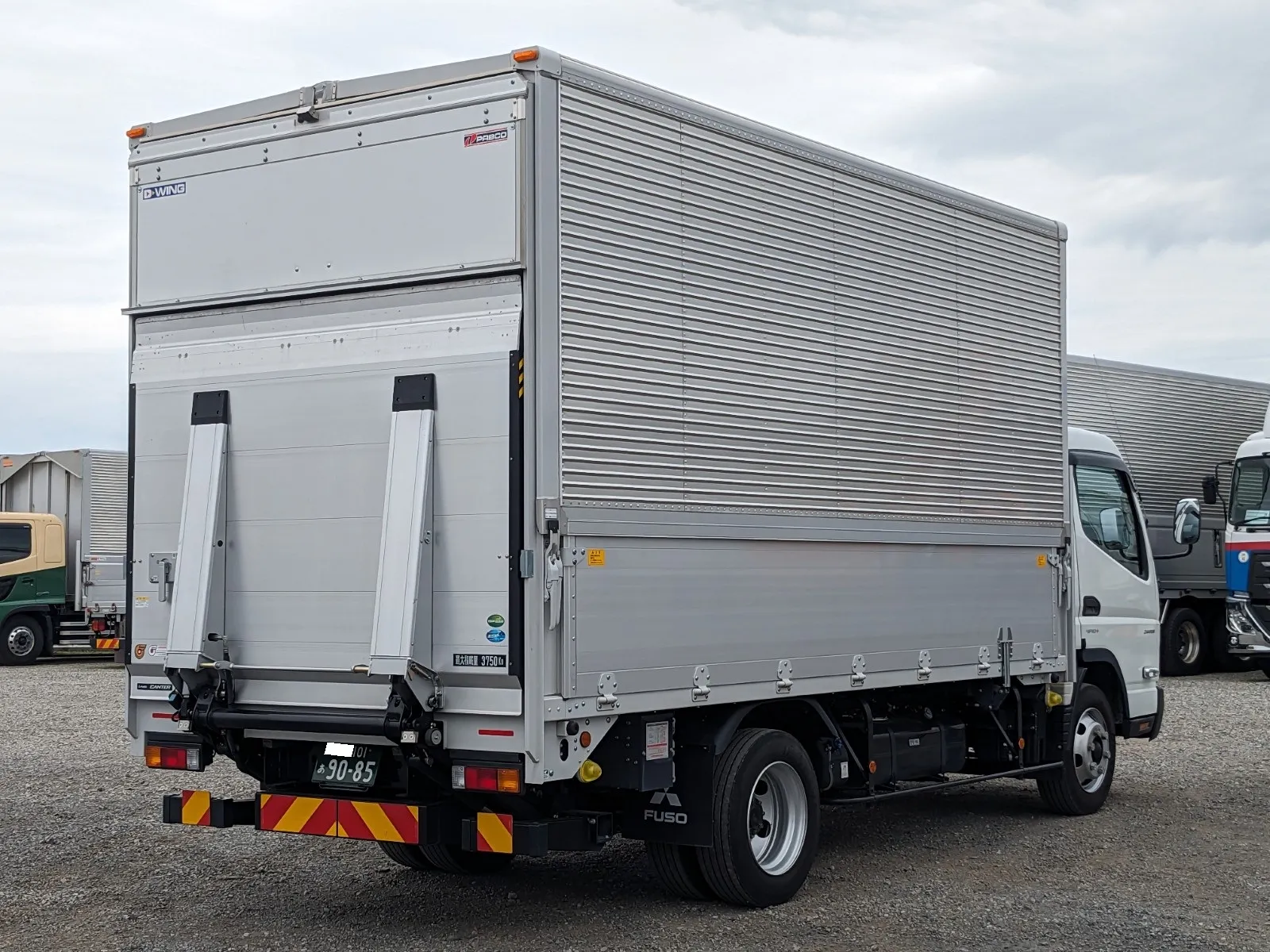 vehicle_image_20260708114304ce0TgJOFEk.webp