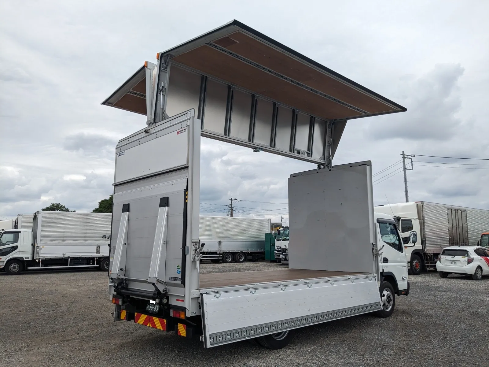 vehicle_image_20260708114314H8Jwg9JgF0.webp