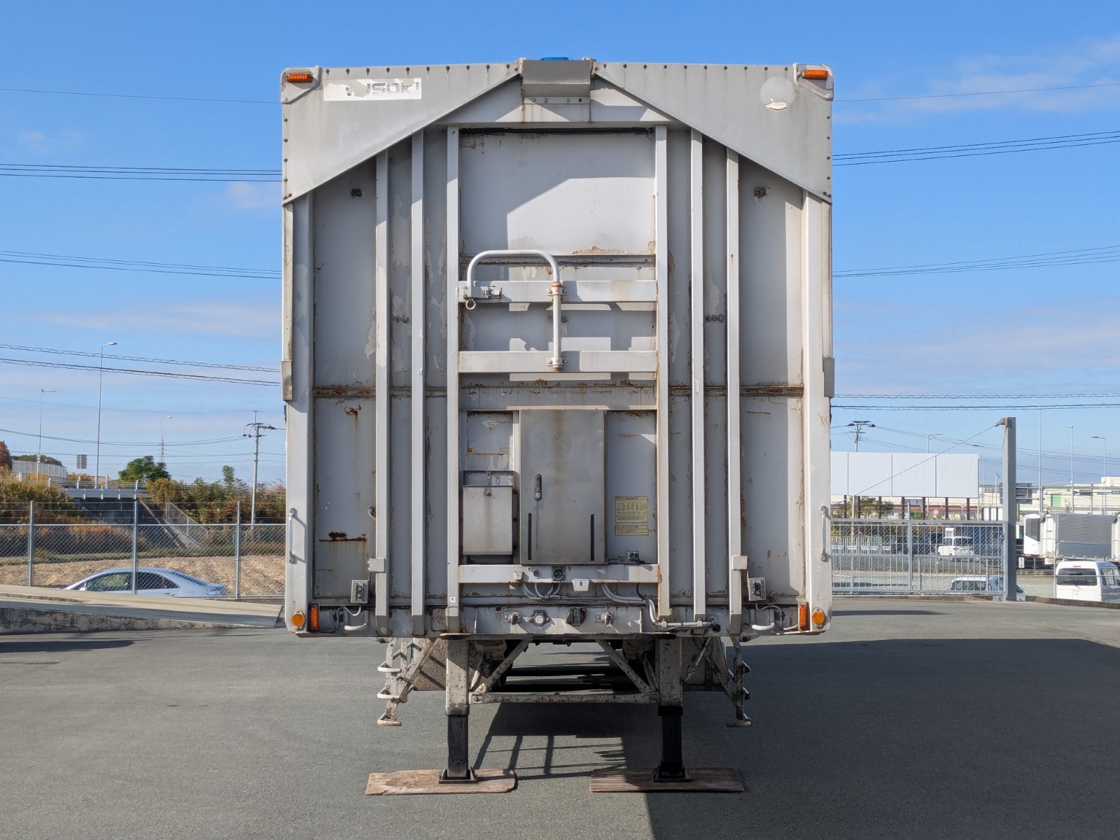 vehicle_image_20251209085732lcJDZdInz2.jpg