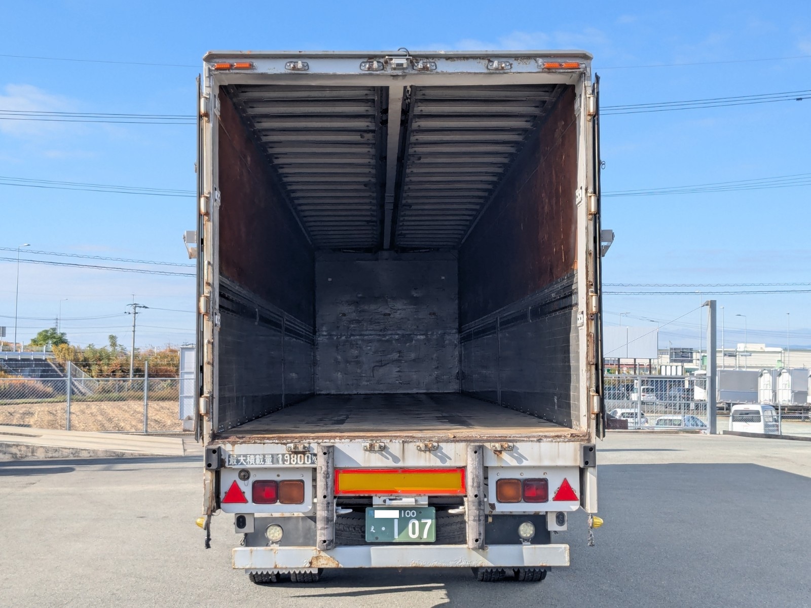 vehicle_image_20251209085733Z1JFnf8E66.jpg