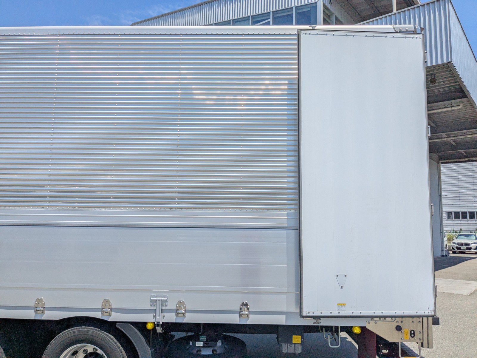 vehicle_image_20260615105900GY1EBJ1kCI.jpg