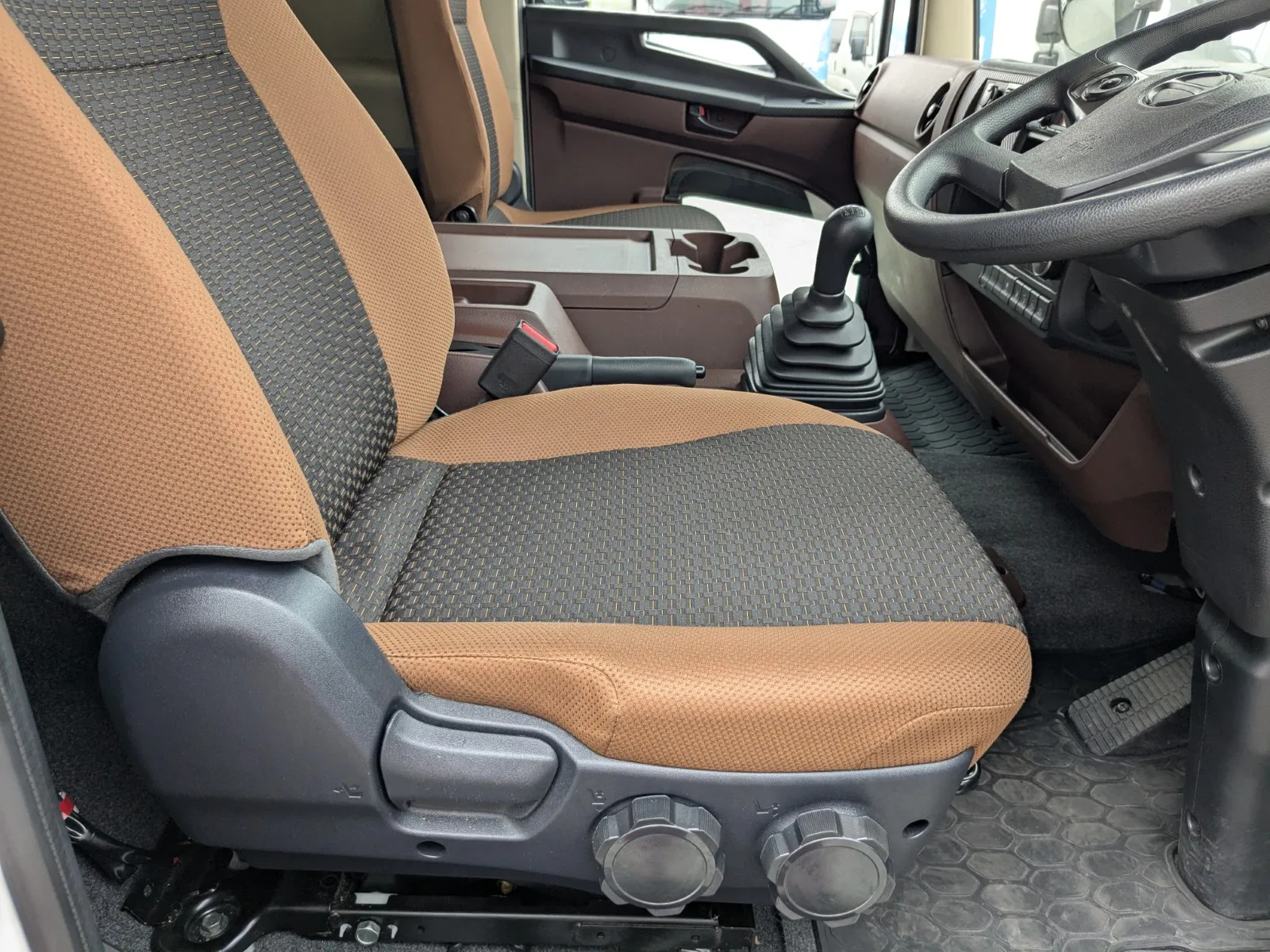 vehicle_image_20260716105301Emy62ocD7d.webp