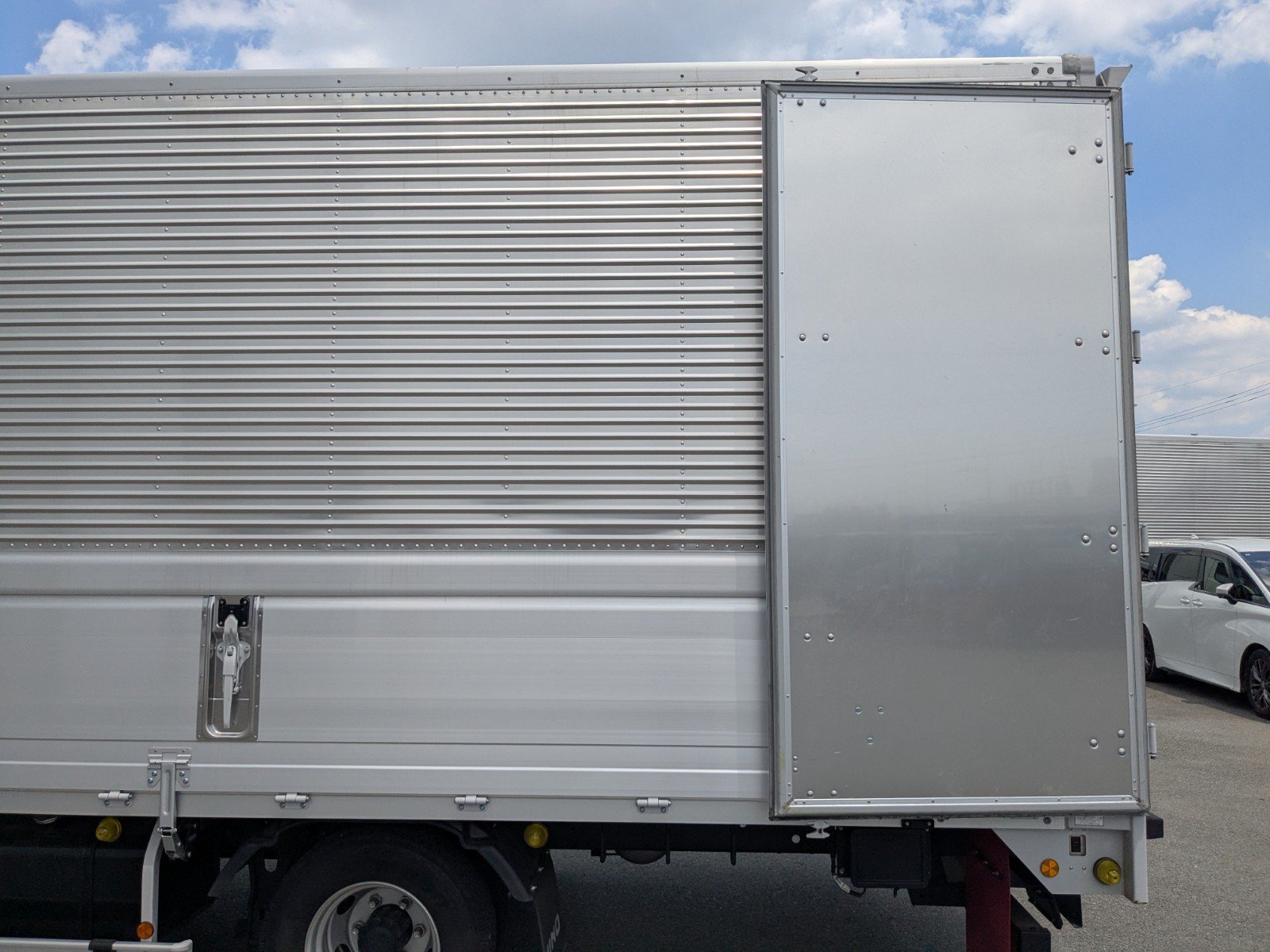 vehicle_image_202606011001223Zj75dpE2O.jpg