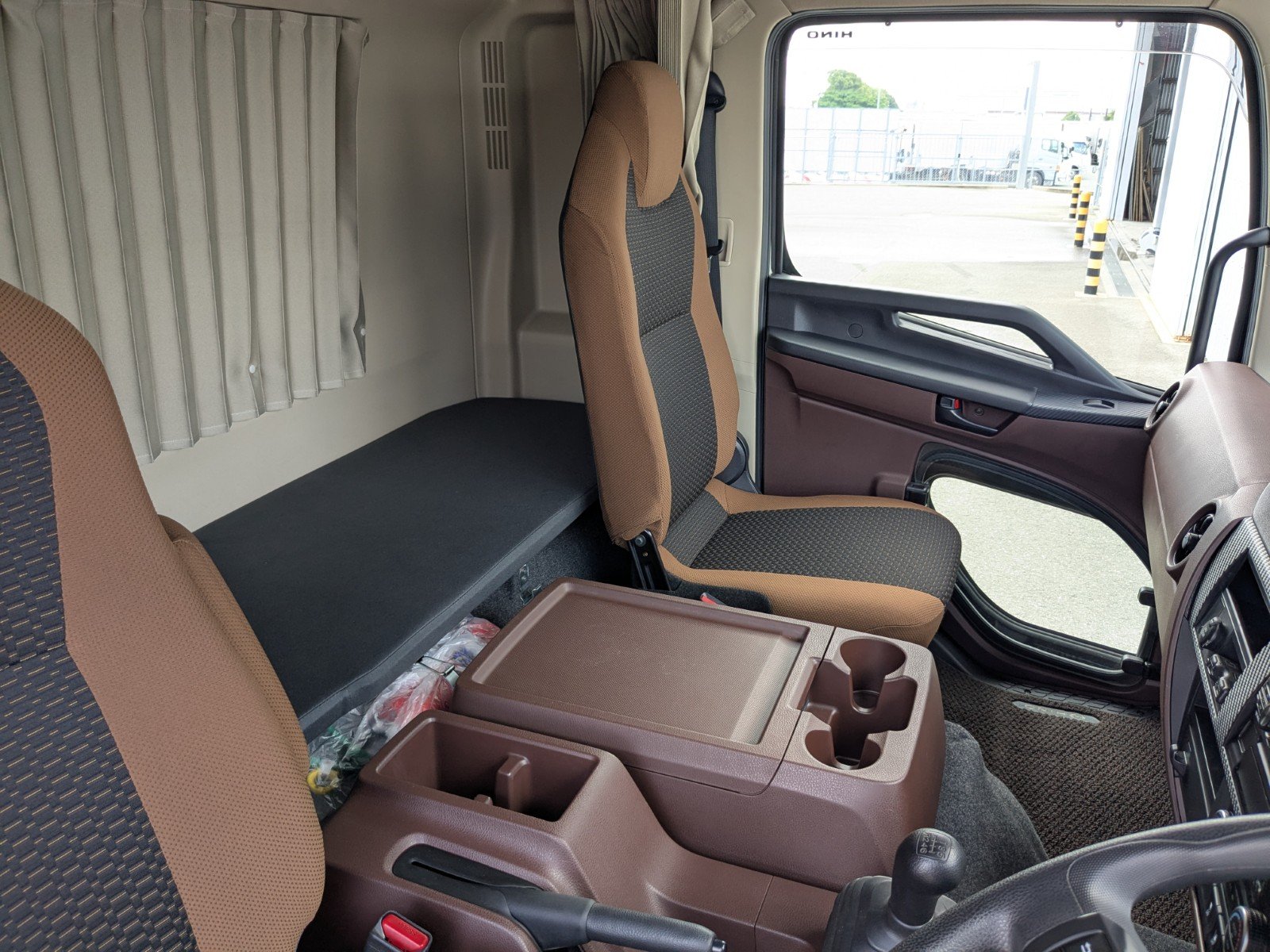 vehicle_image_20260601100122hW47tRjf92.jpg