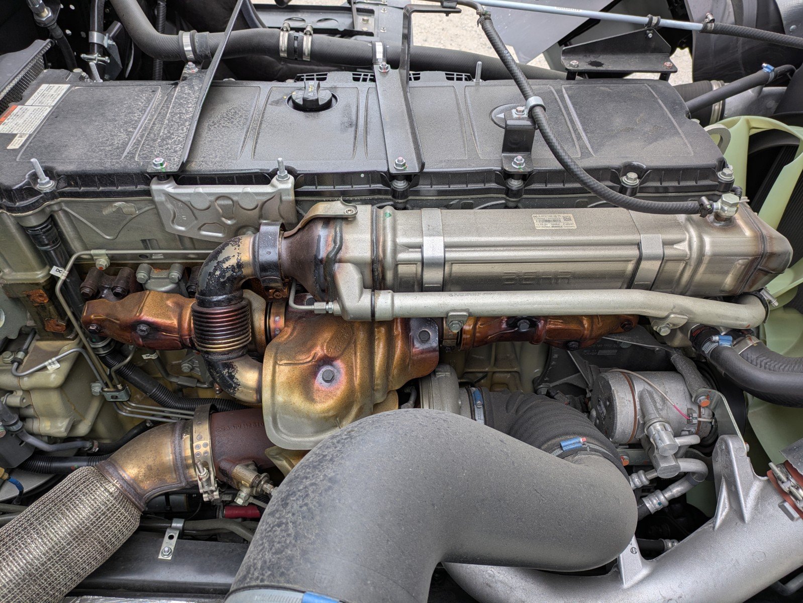 vehicle_image_20260409153225DVNhfNeian.jpg