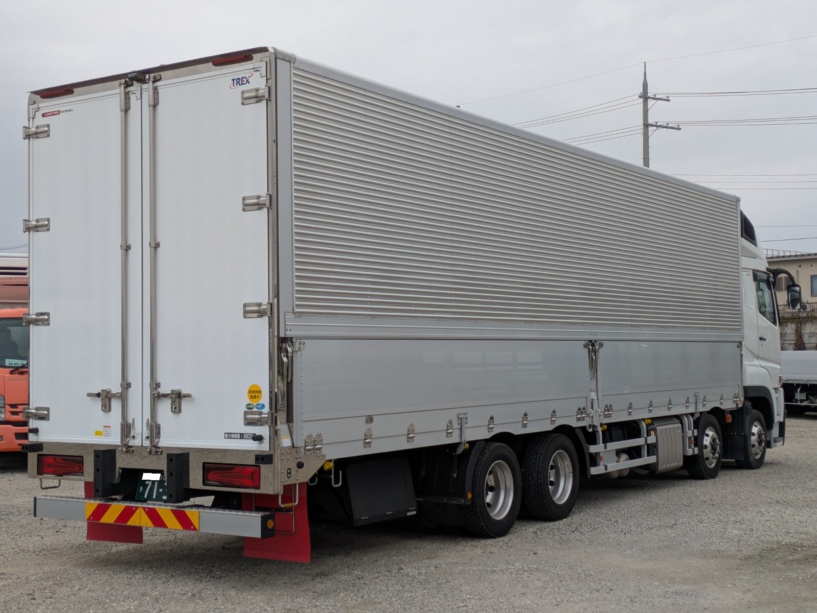 vehicle_image_20260409153225DVbv5QisWY.jpg