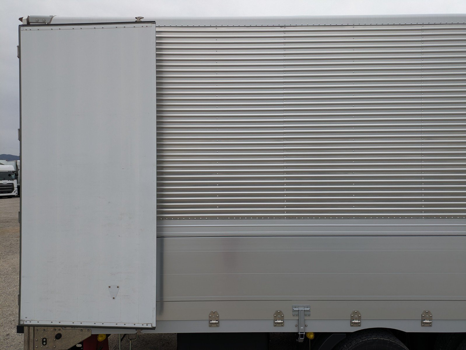 vehicle_image_20260409153225E0IIeWisaK.jpg