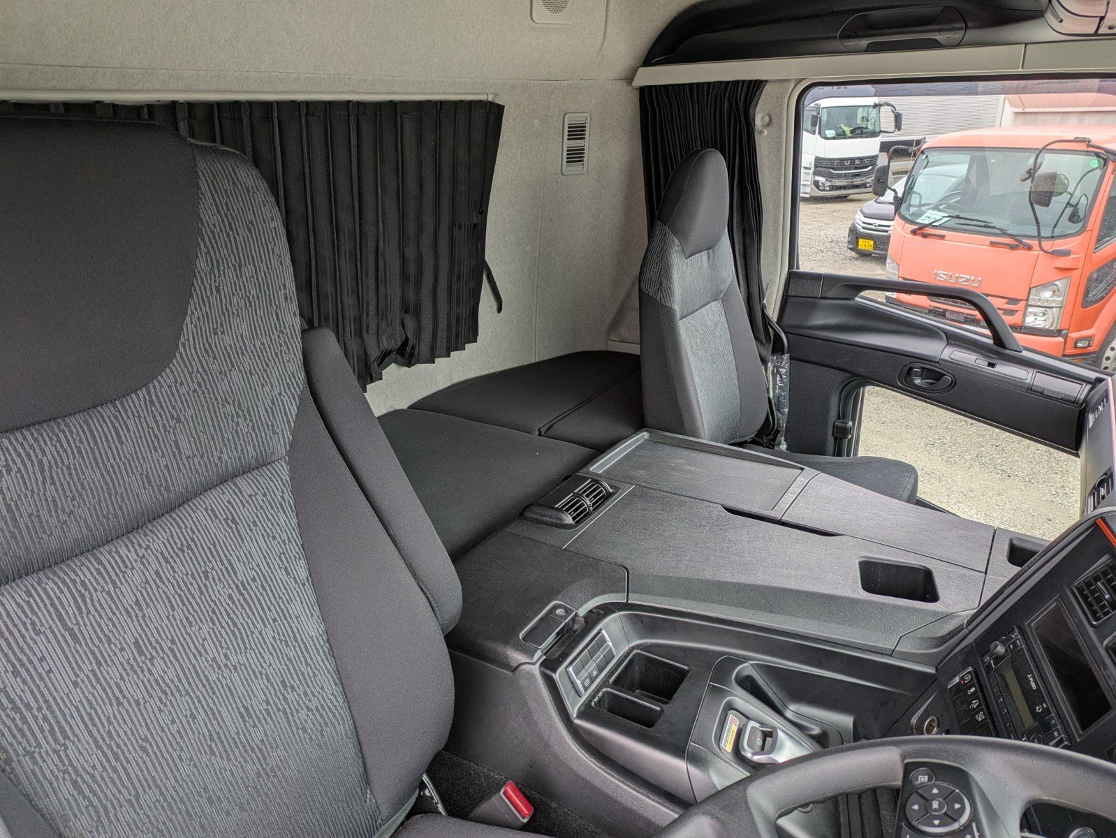 vehicle_image_20260409153225NRU9ACoDmB.jpg