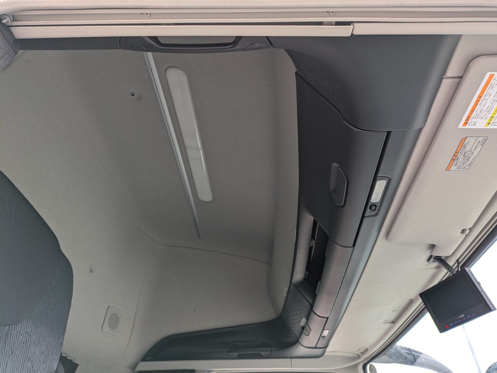 vehicle_image_20260409153225S2i6LqUL86.jpg