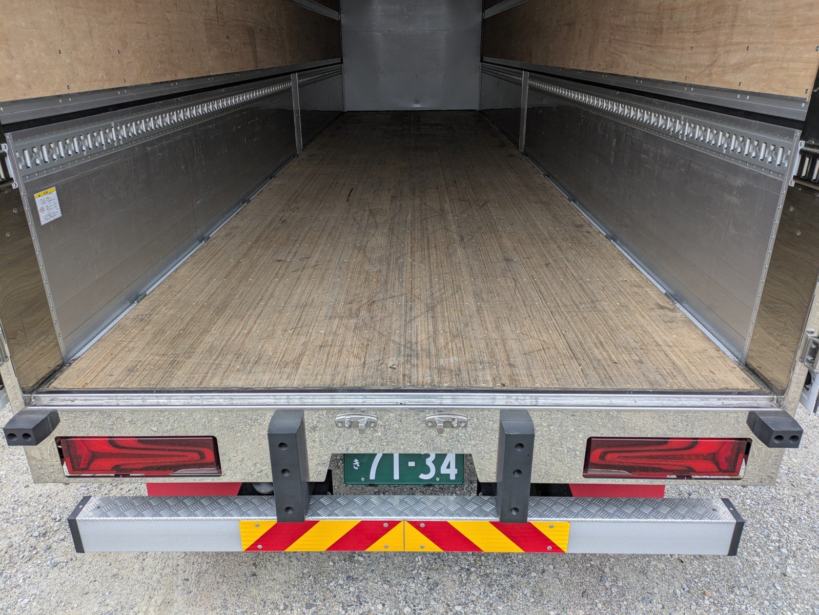 vehicle_image_20260409153225xy7iSB9mos.jpg