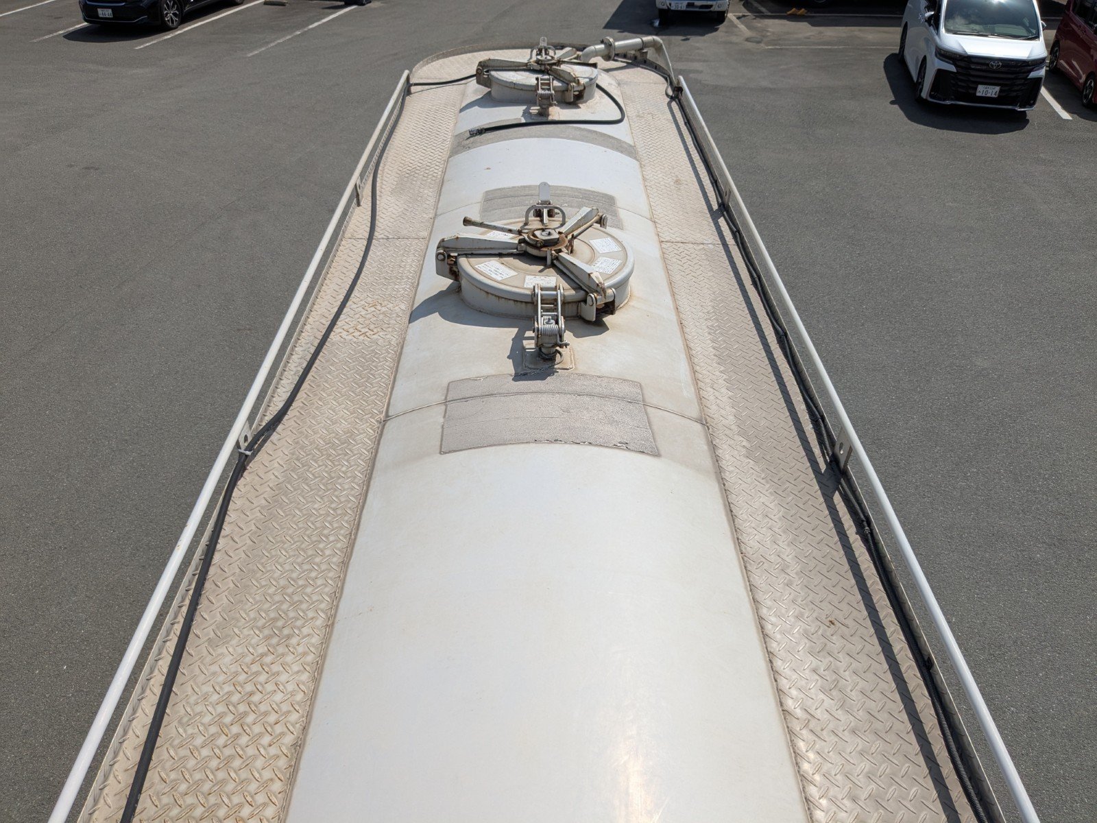 vehicle_image_20260417085716BKjiH63SZH.jpg