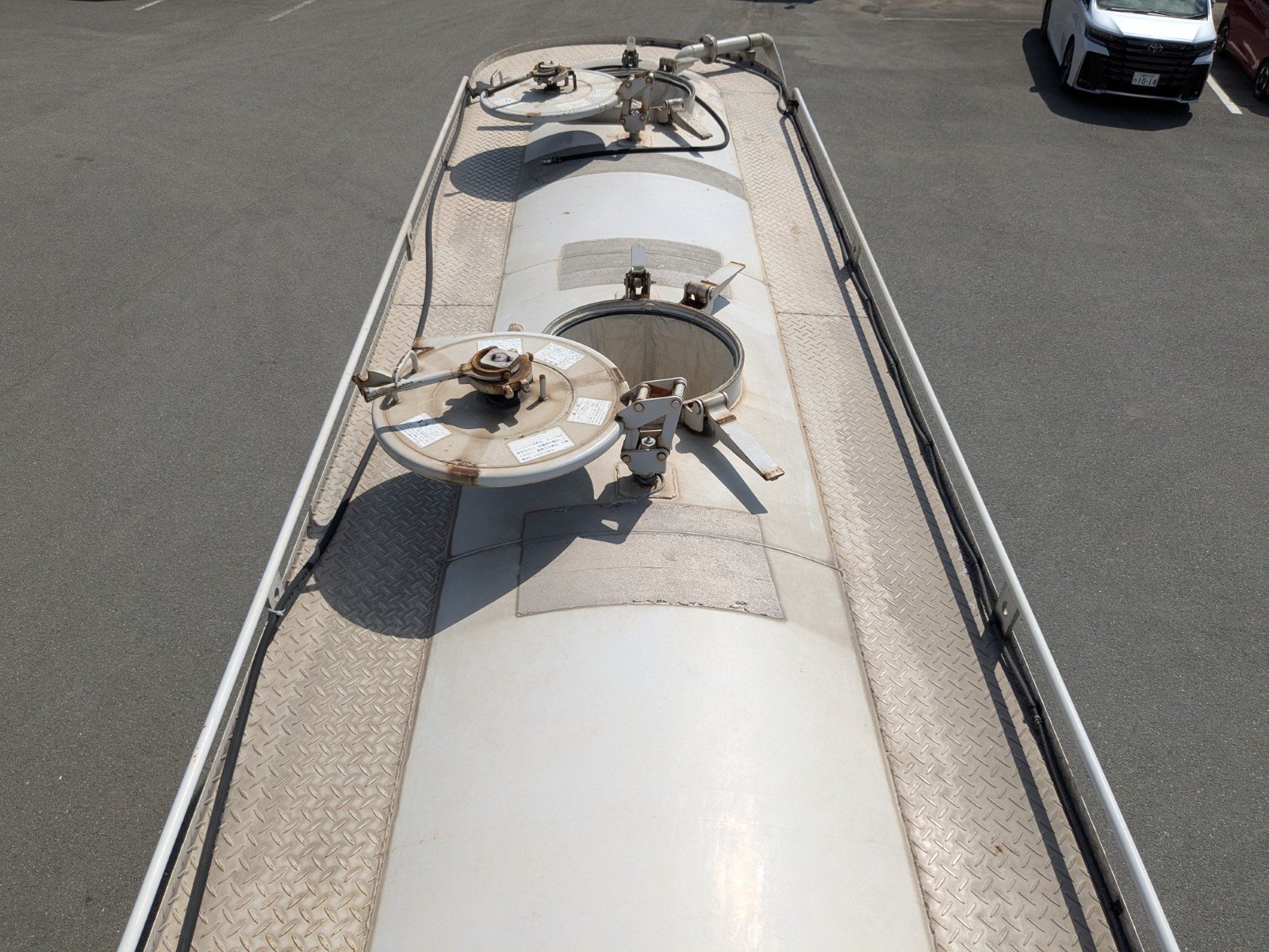 vehicle_image_20260417085716W2JPlIu92k.jpg