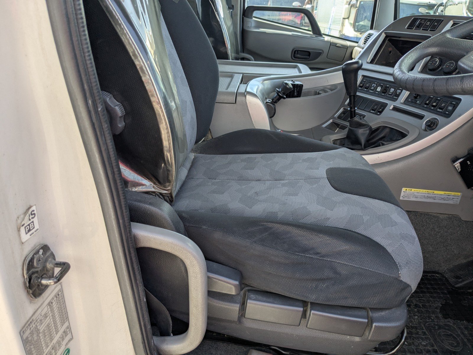 vehicle_image_20260417085716ipAqX6ErYm.jpg
