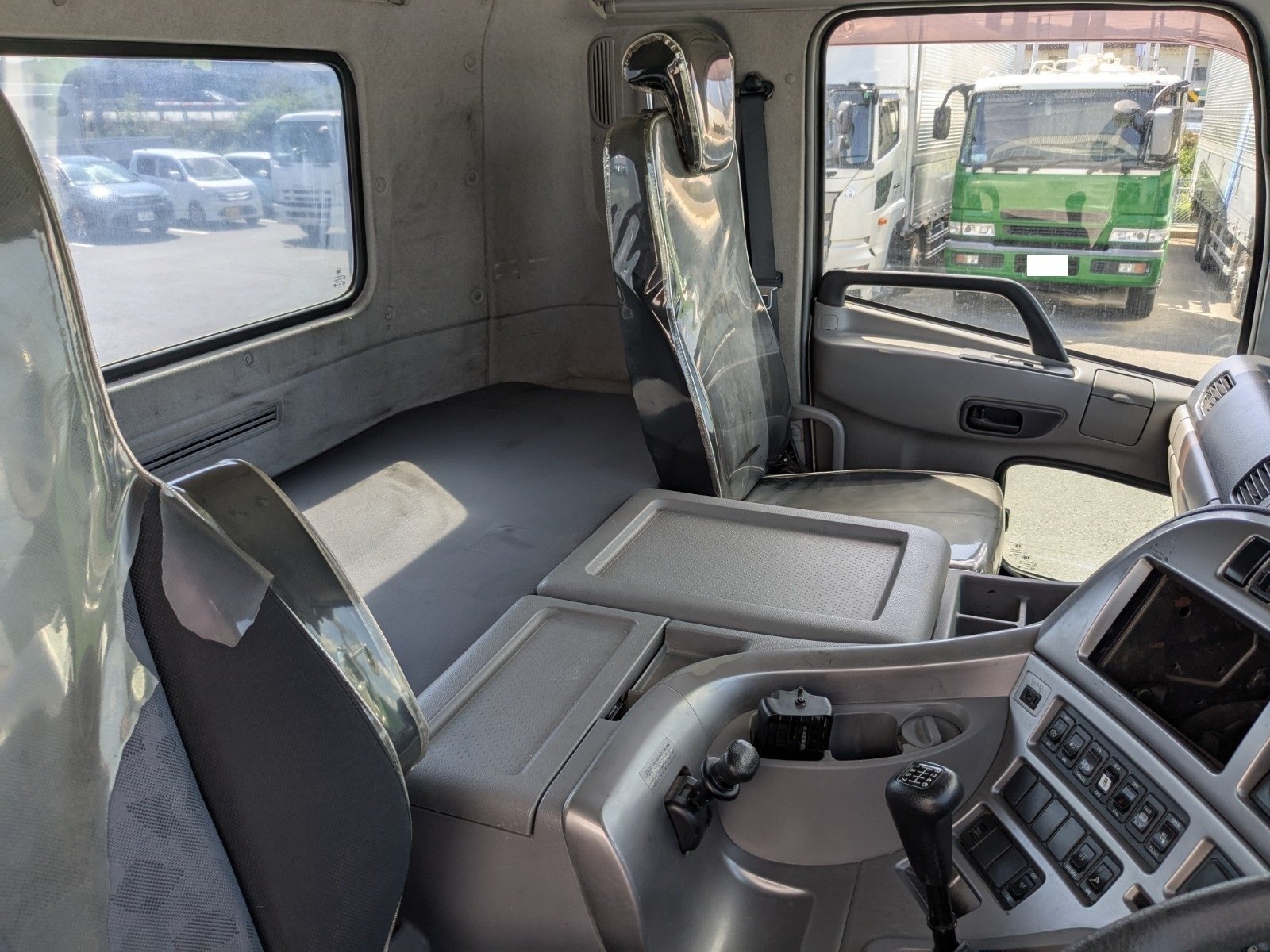 vehicle_image_20260417085716pftKGOJVxe.jpg