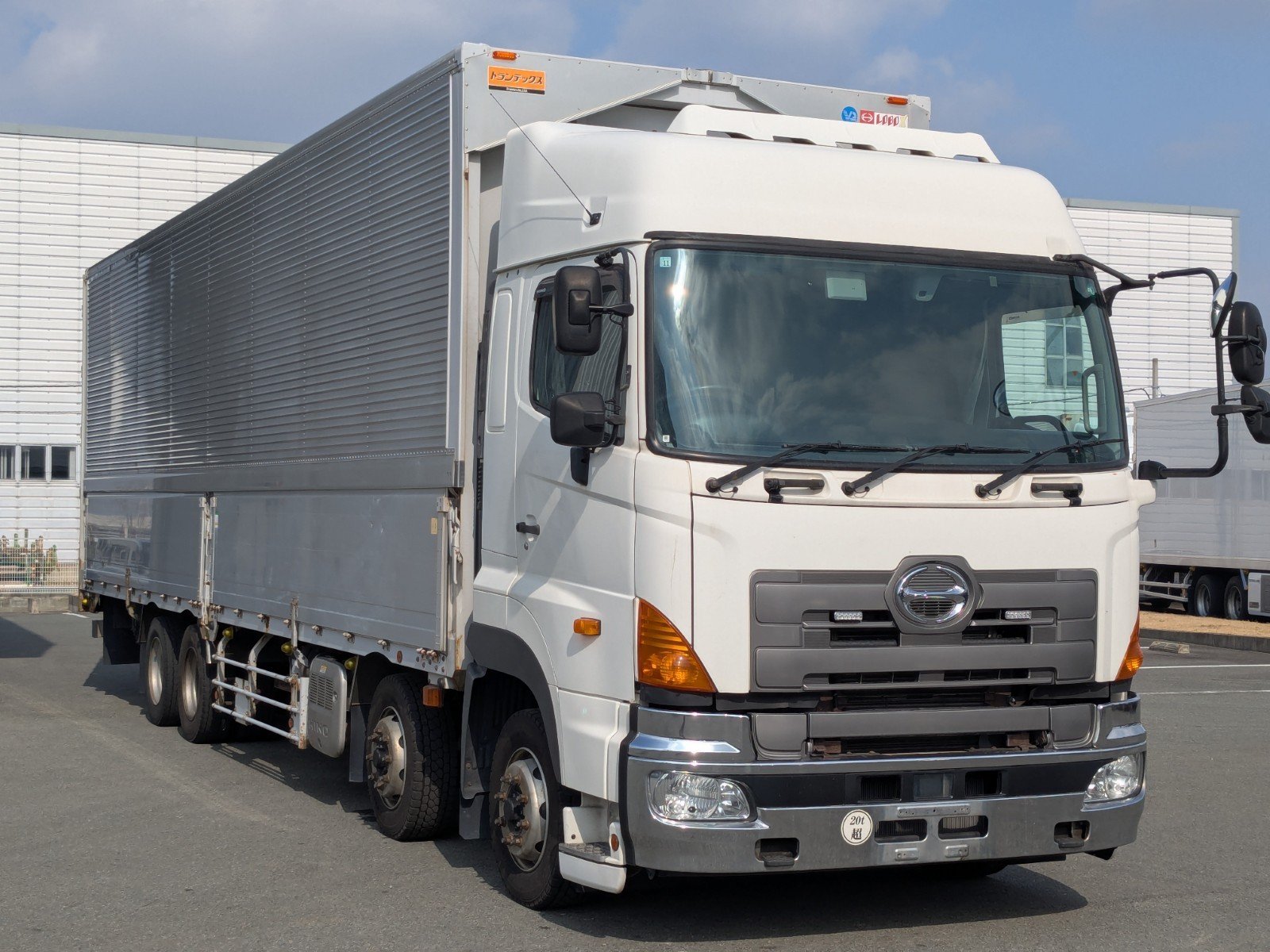 トラック販売・買取｜UJグループ（ウシトラ）