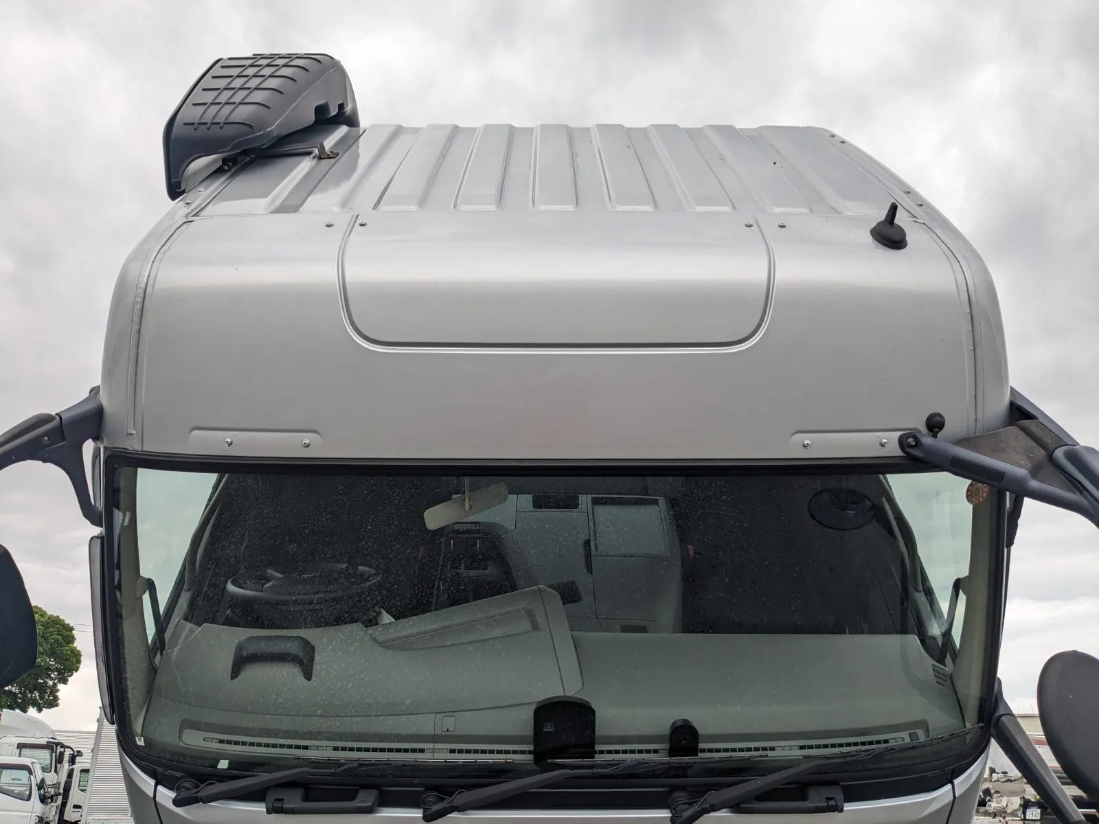 vehicle_image_20260708113517MmHA8i8izp.webp