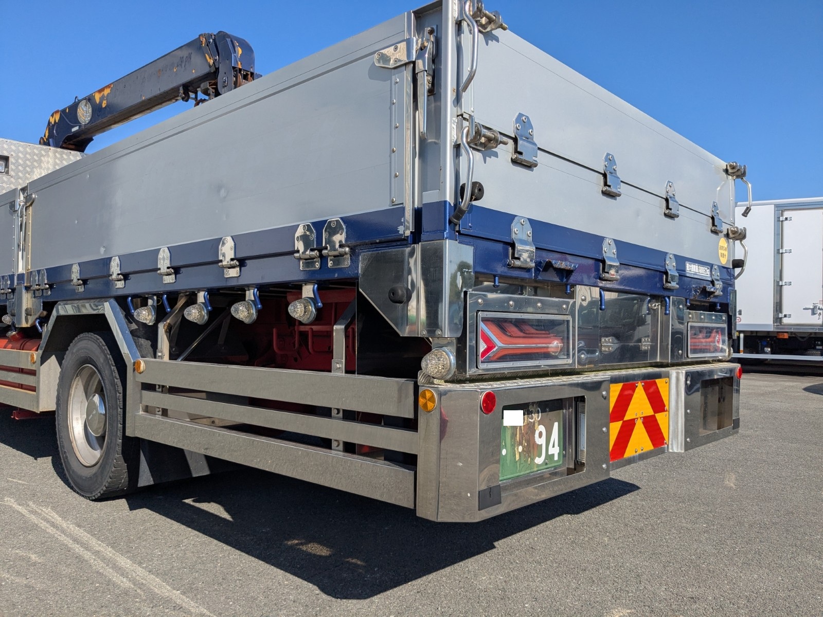 トラック販売・買取｜UJグループ（ウシトラ）