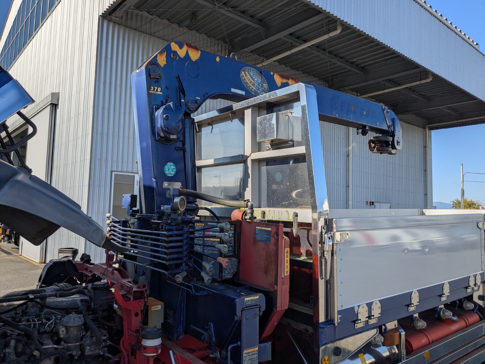 トラック販売・買取｜UJグループ（ウシトラ）