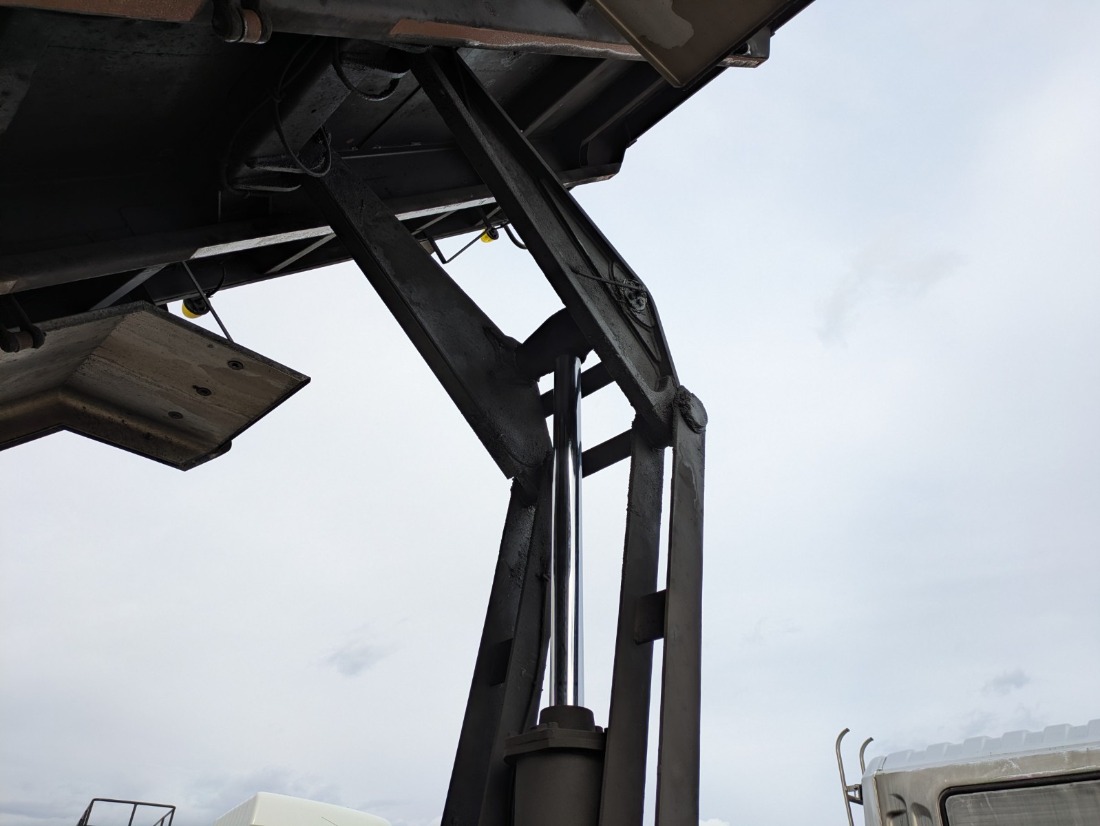 vehicle_image_20251204094642S3BPx0GaL1.jpg