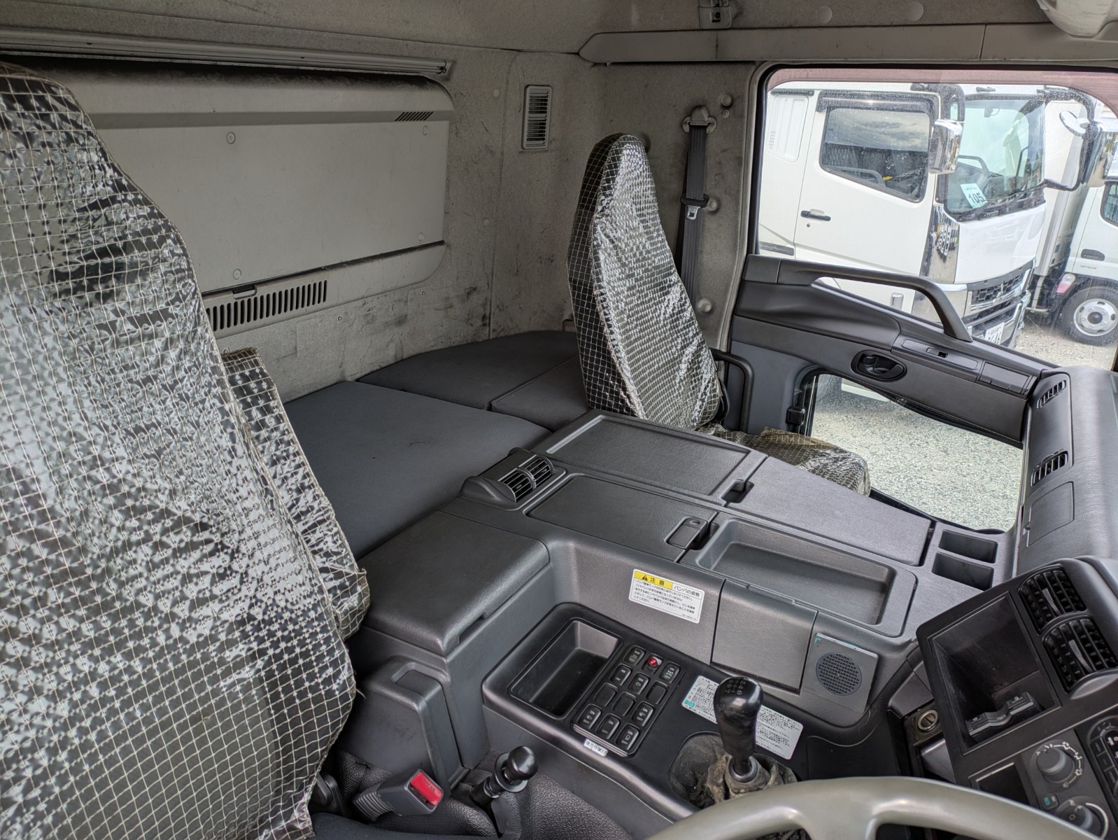 vehicle_image_20251204094645iecoTXGvH3.jpg