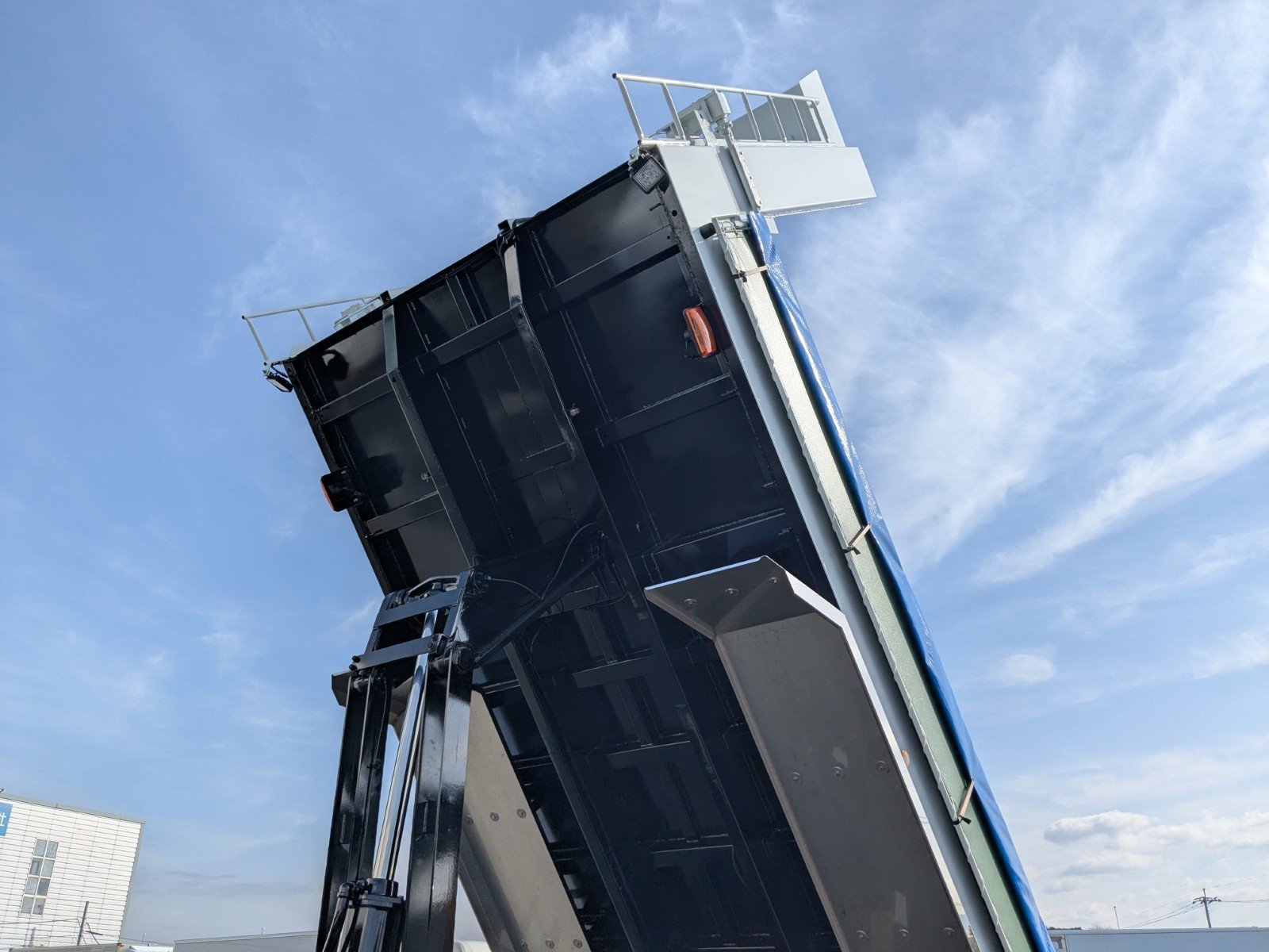 vehicle_image_20260129093915CwqGvNxjzG.jpg